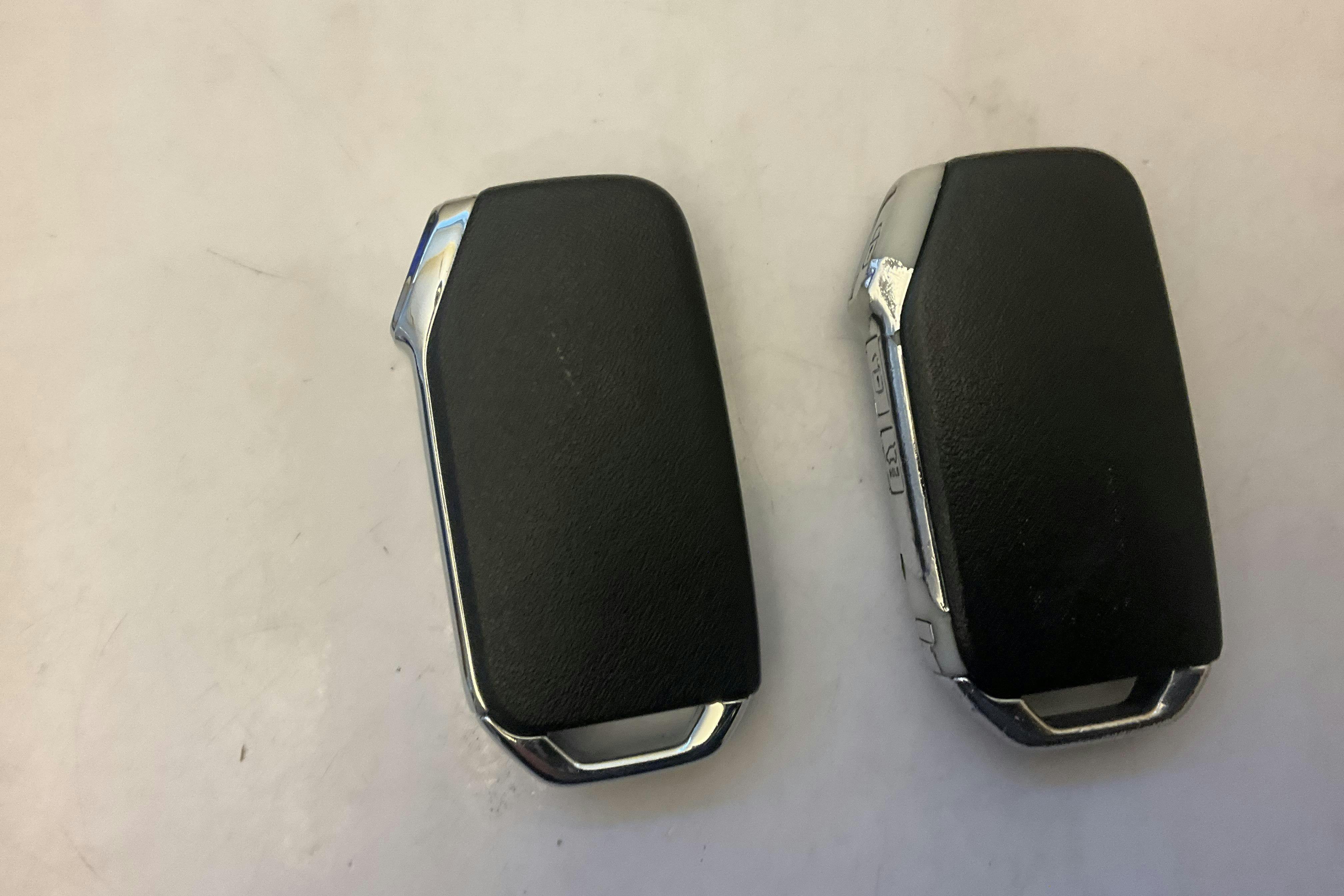 Präsentationsfoto 17 von 17: KIA e-Soul Mid Range 39.2kWh (136hk) - 130 560 Kilometer - Verkaufsautomat - Weiß - 2021