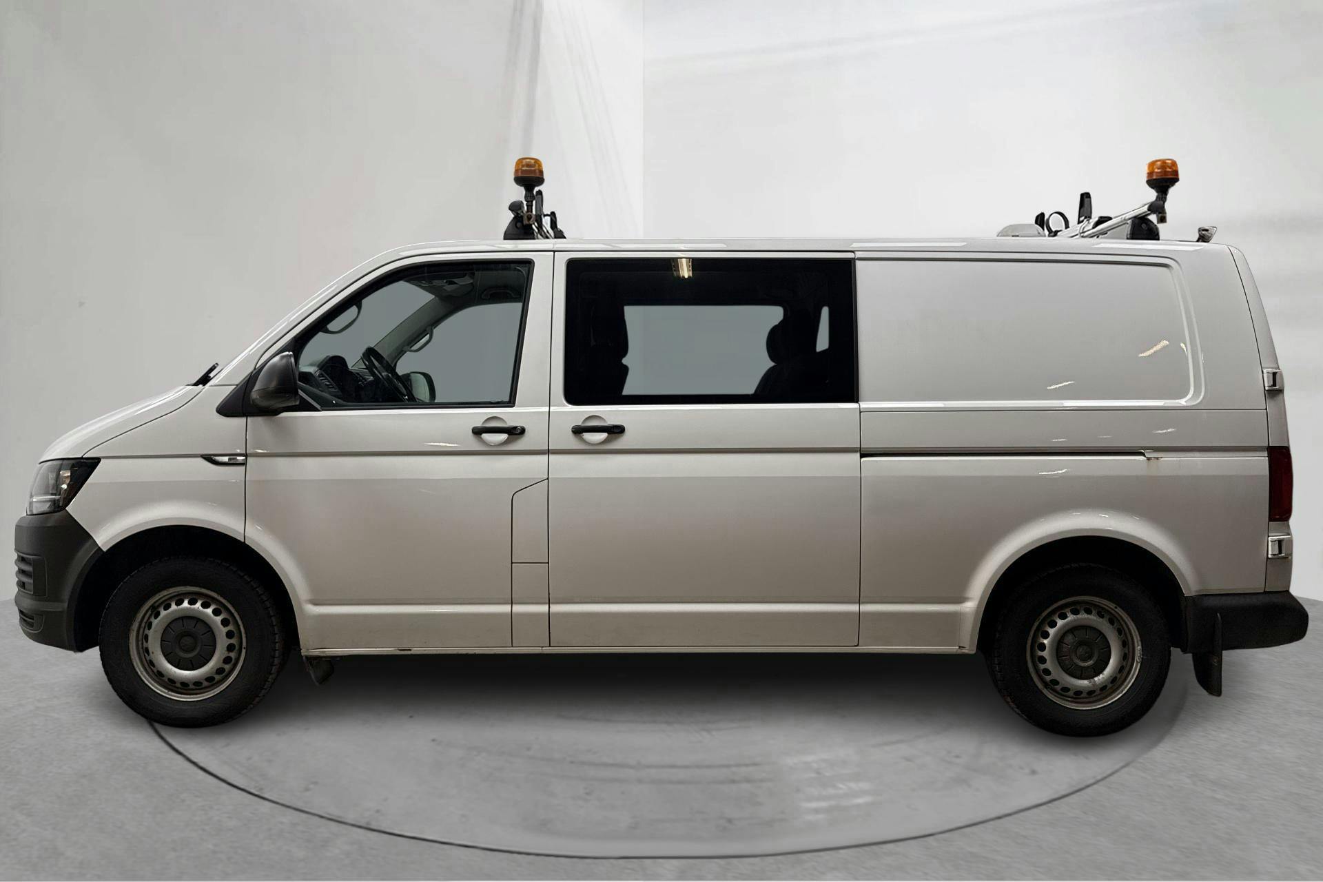 Presentation photo 2 of 17: VW Transporter T6 2.0 TDI BMT Skåp 4MOTION (150hk) - 180 280 km - Manual - white - 2018