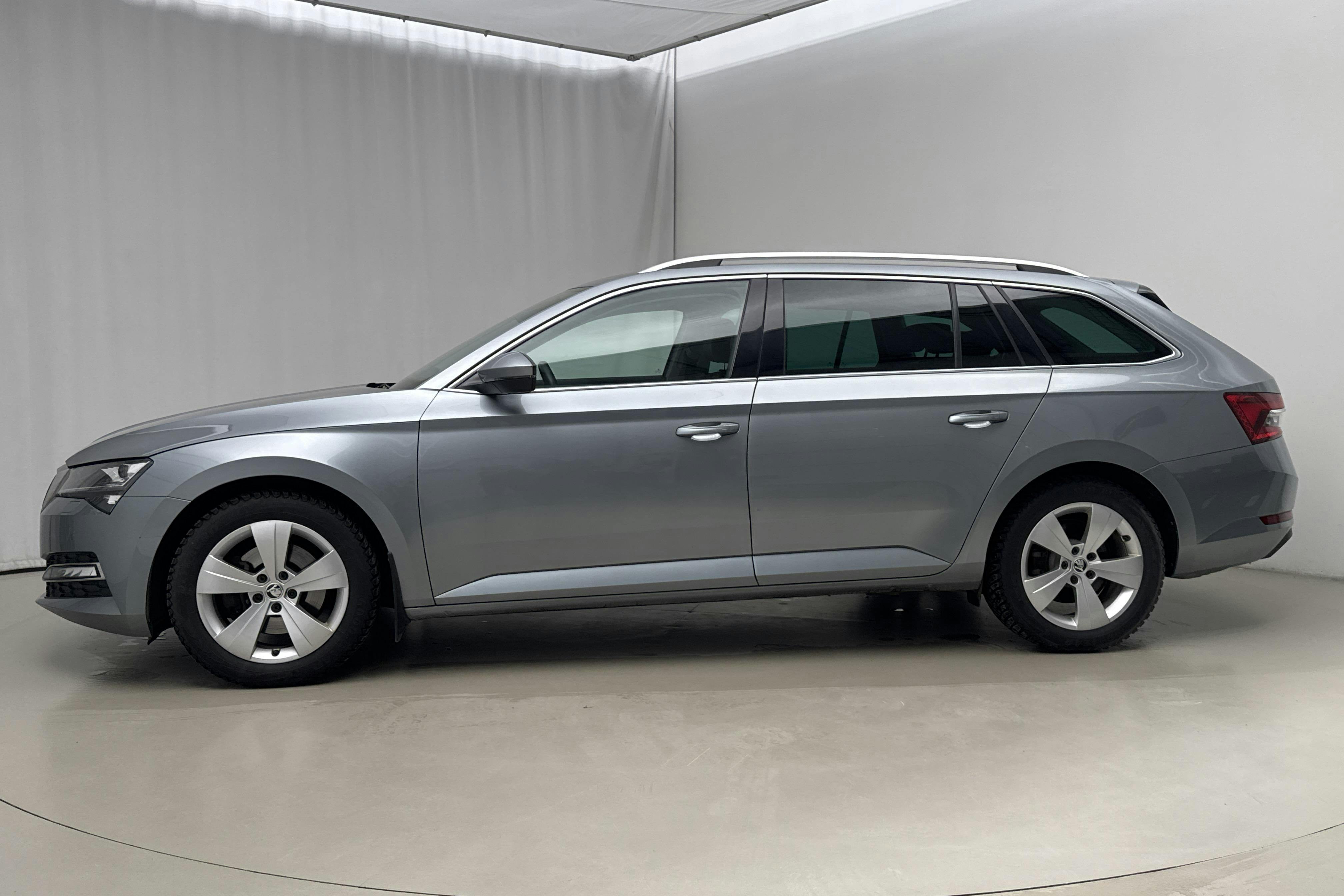 Presentation photo 2 of 24: Skoda Superb 1.5 TSI Kombi (150hk) - 108 550 km - Automatic - gray - 2021