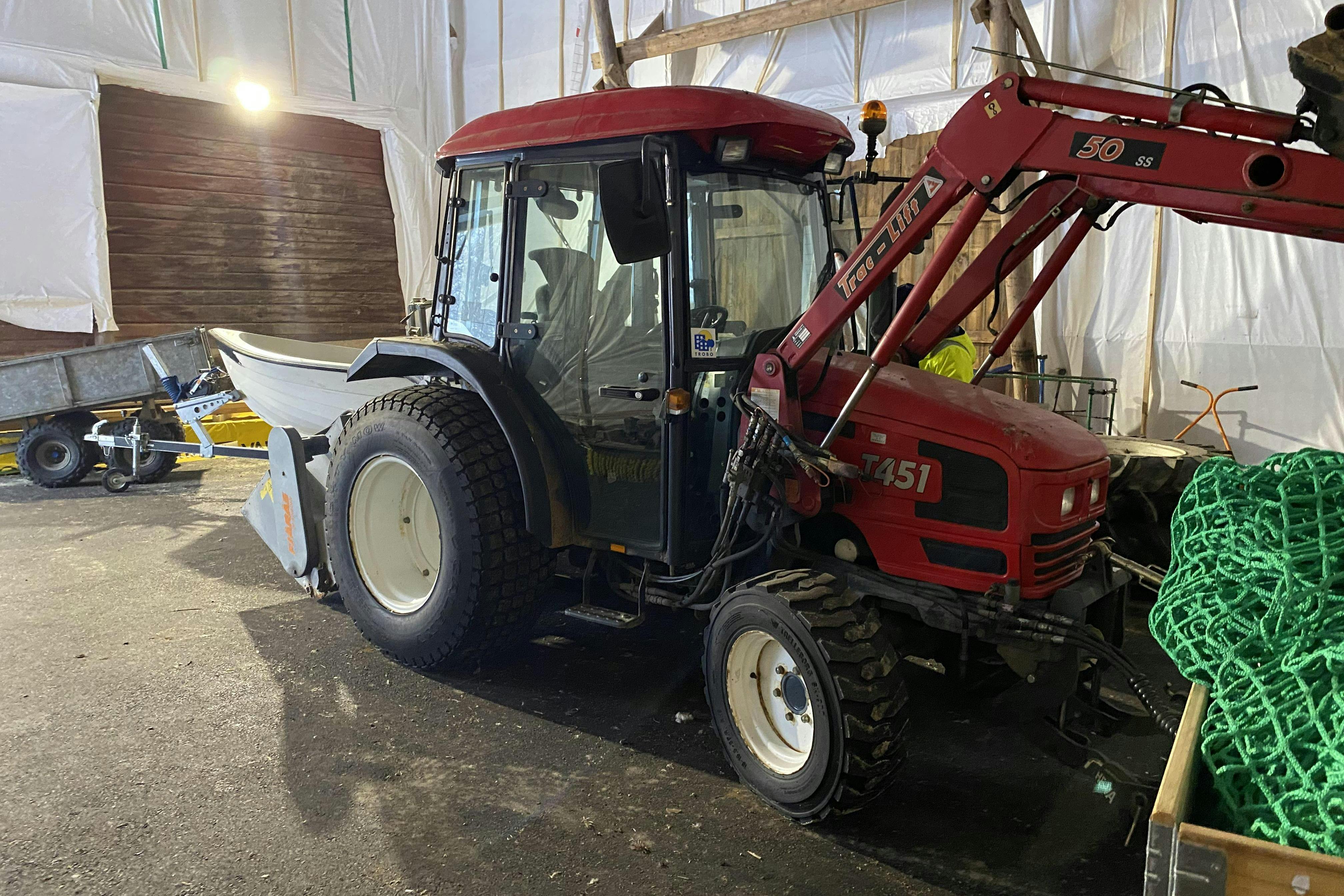 Præsentationsfoto 1 af 53: TONG YANG T451 - 0 kilometer - Manuel - Rød farve - 2009