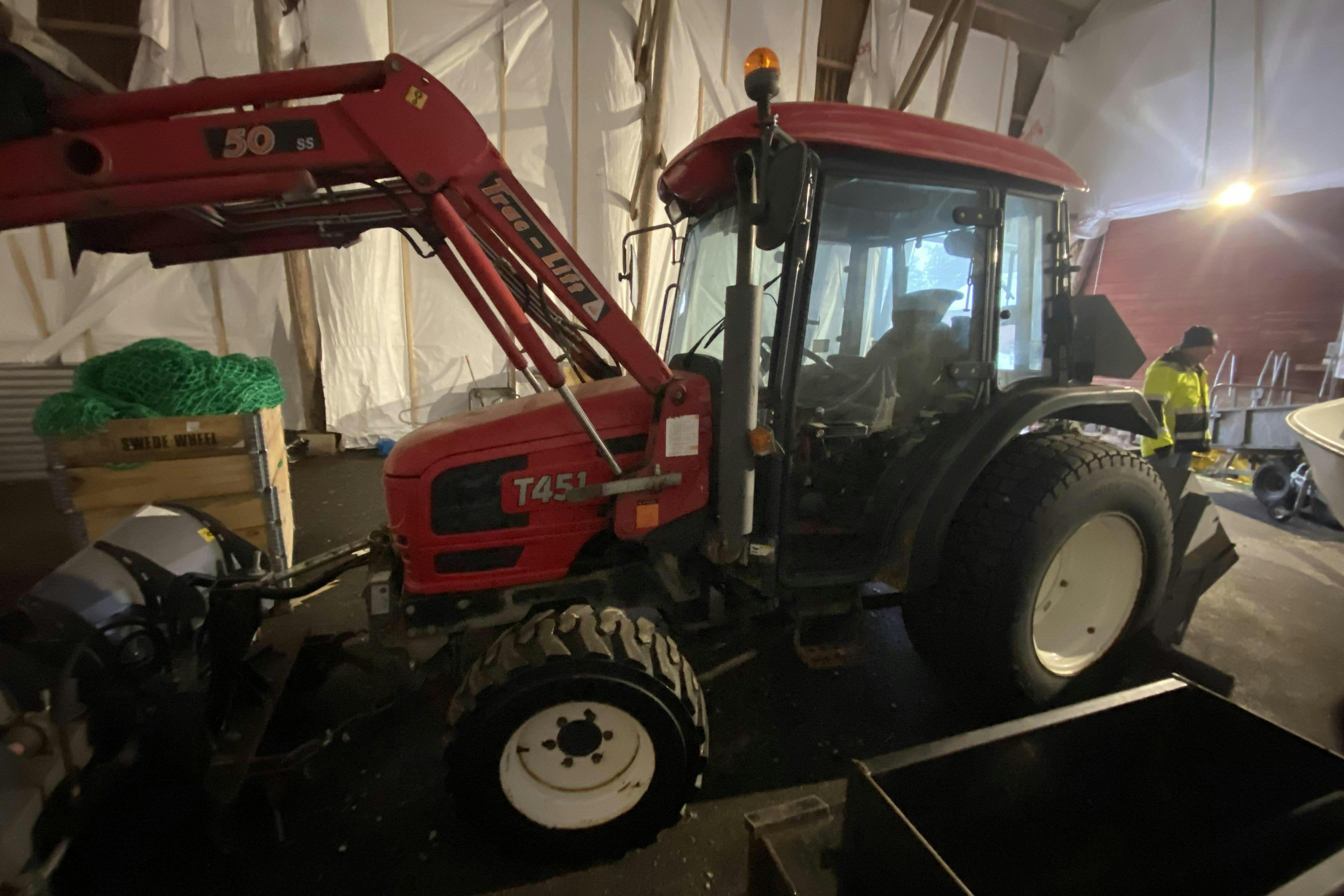 Præsentationsfoto 2 af 53: TONG YANG T451 - 0 kilometer - Manuel - Rød farve - 2009