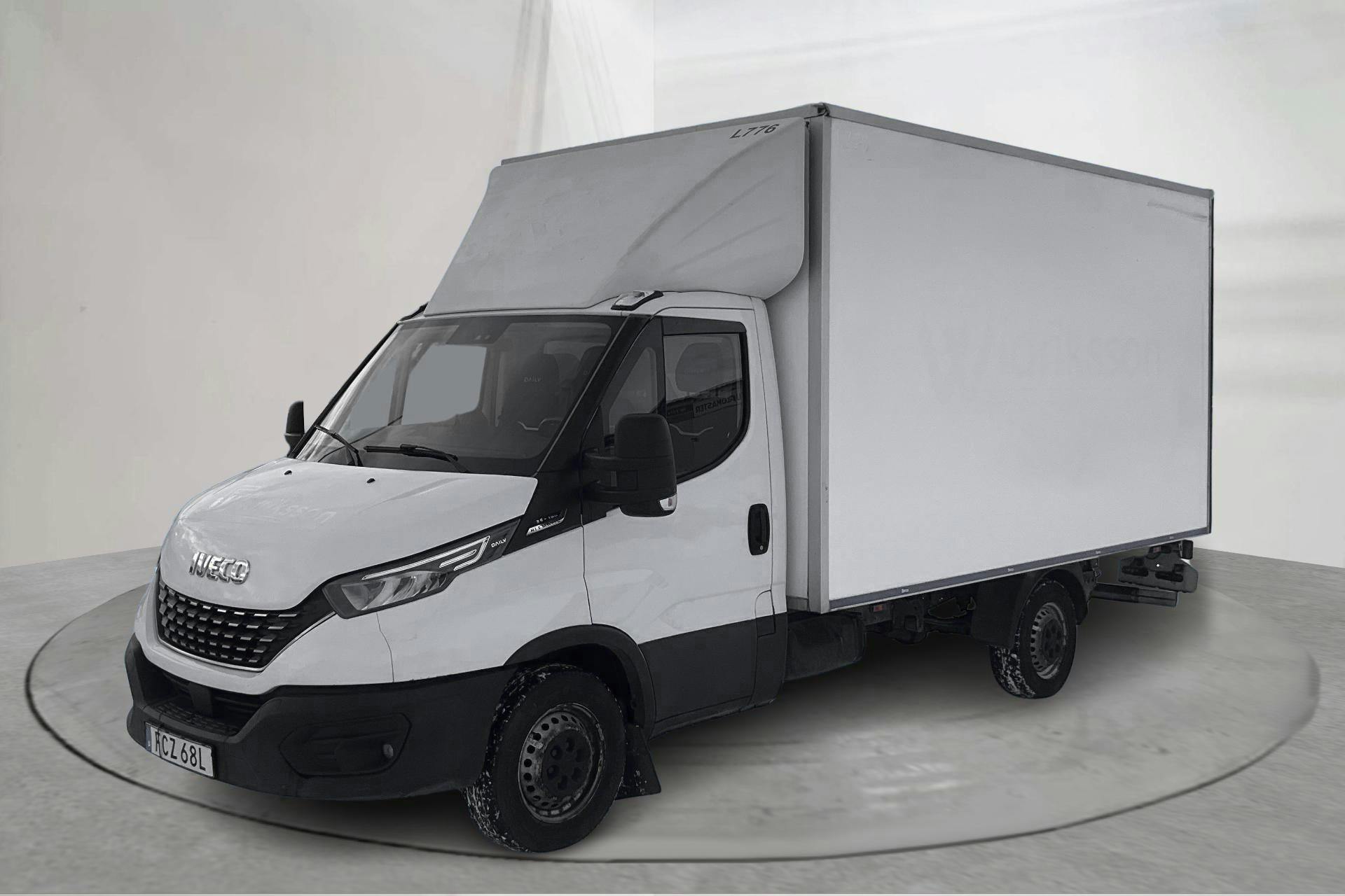 Presentation photo 1 of 14: Iveco Daily 35 2.3 (156hk) - 187 660 km - Automatic - white - 2021