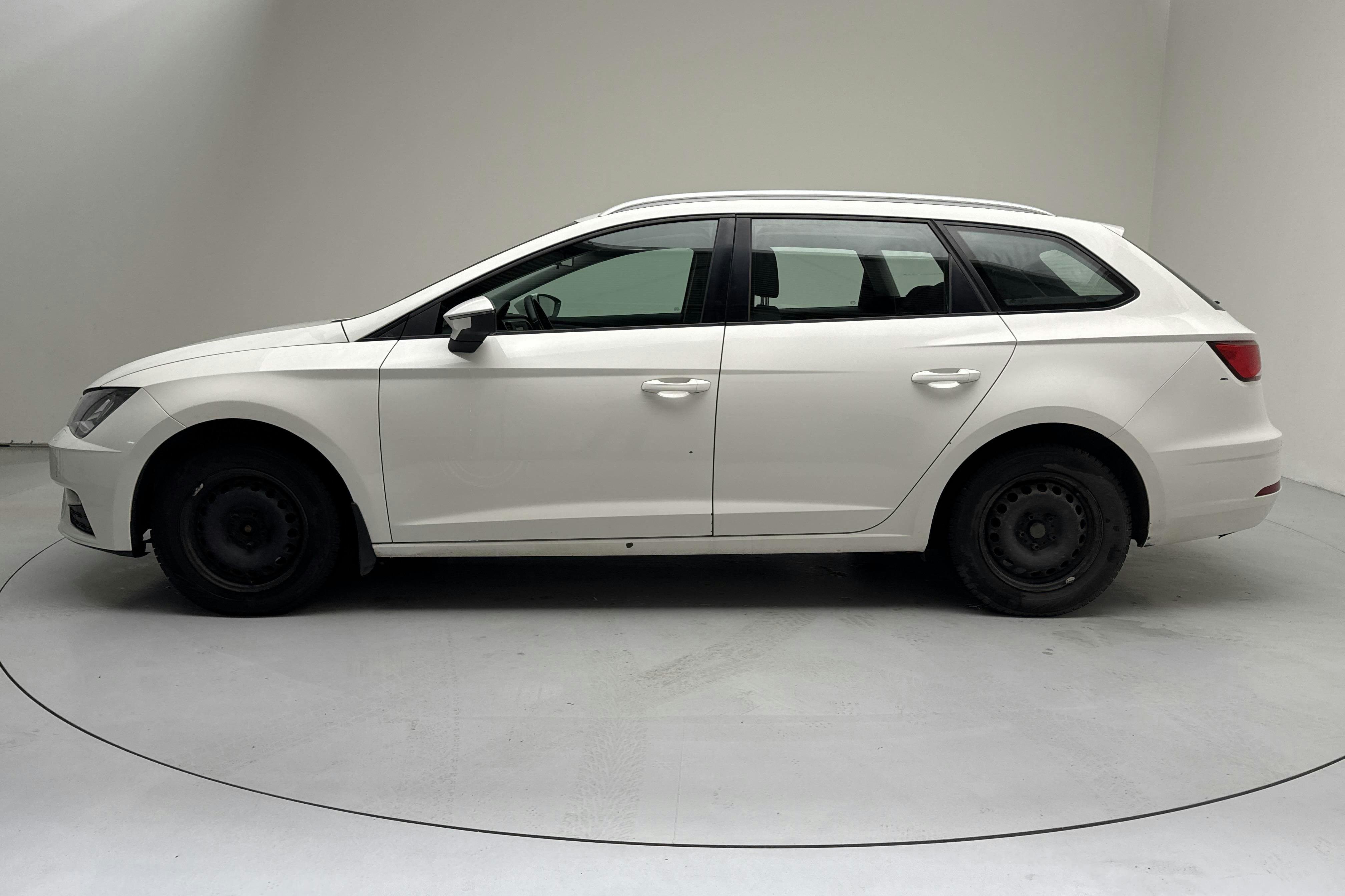 Esittelykuva 2 osoitteesta 11: Seat Leon 1.5 TGI ST (130hk) - 437 900 km - Manuaalinen - valkoinen - 2020