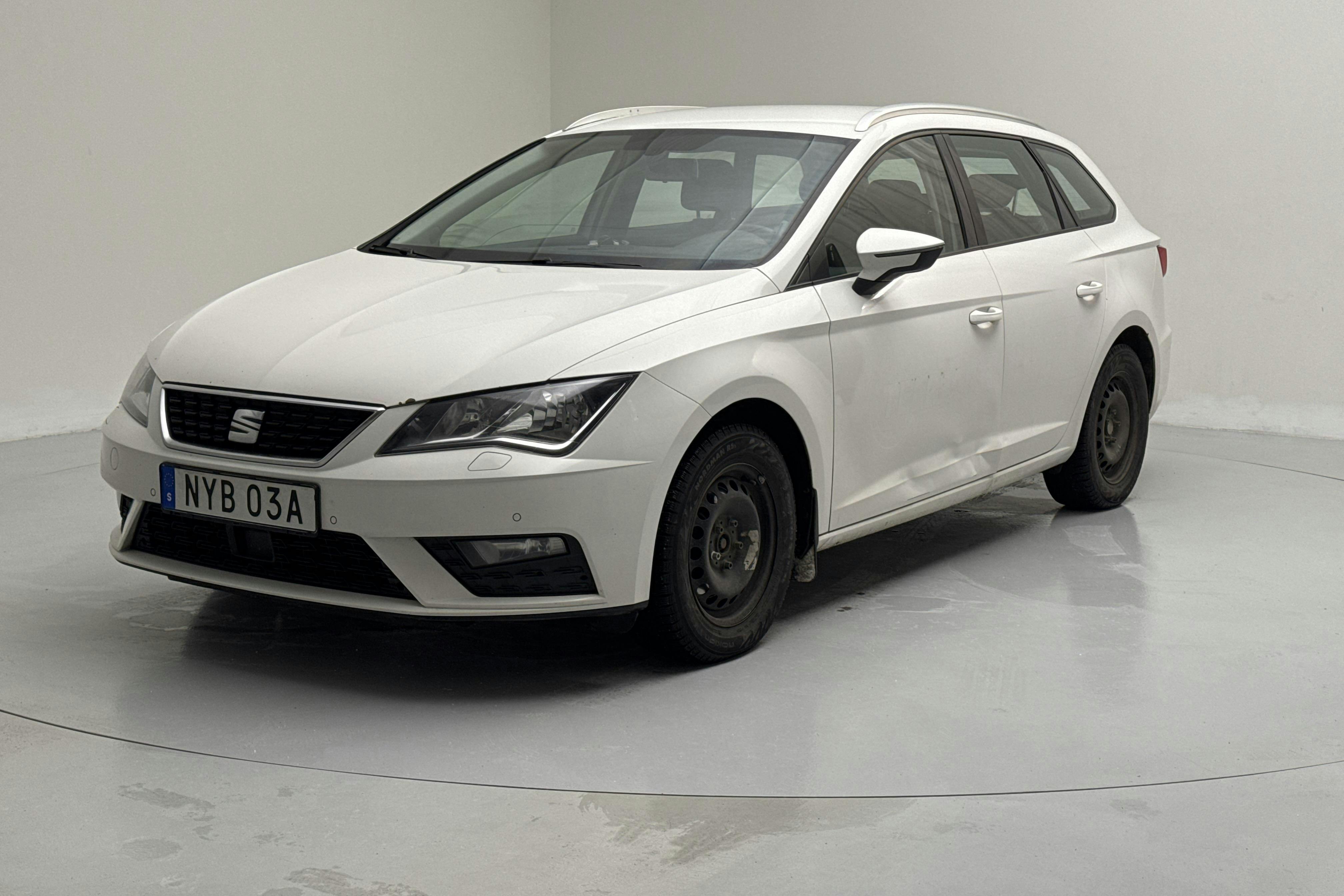 Presentation photo 1 of 11: Seat Leon 1.5 TGI ST (130hk) - 433 330 km - Manual - white - 2020