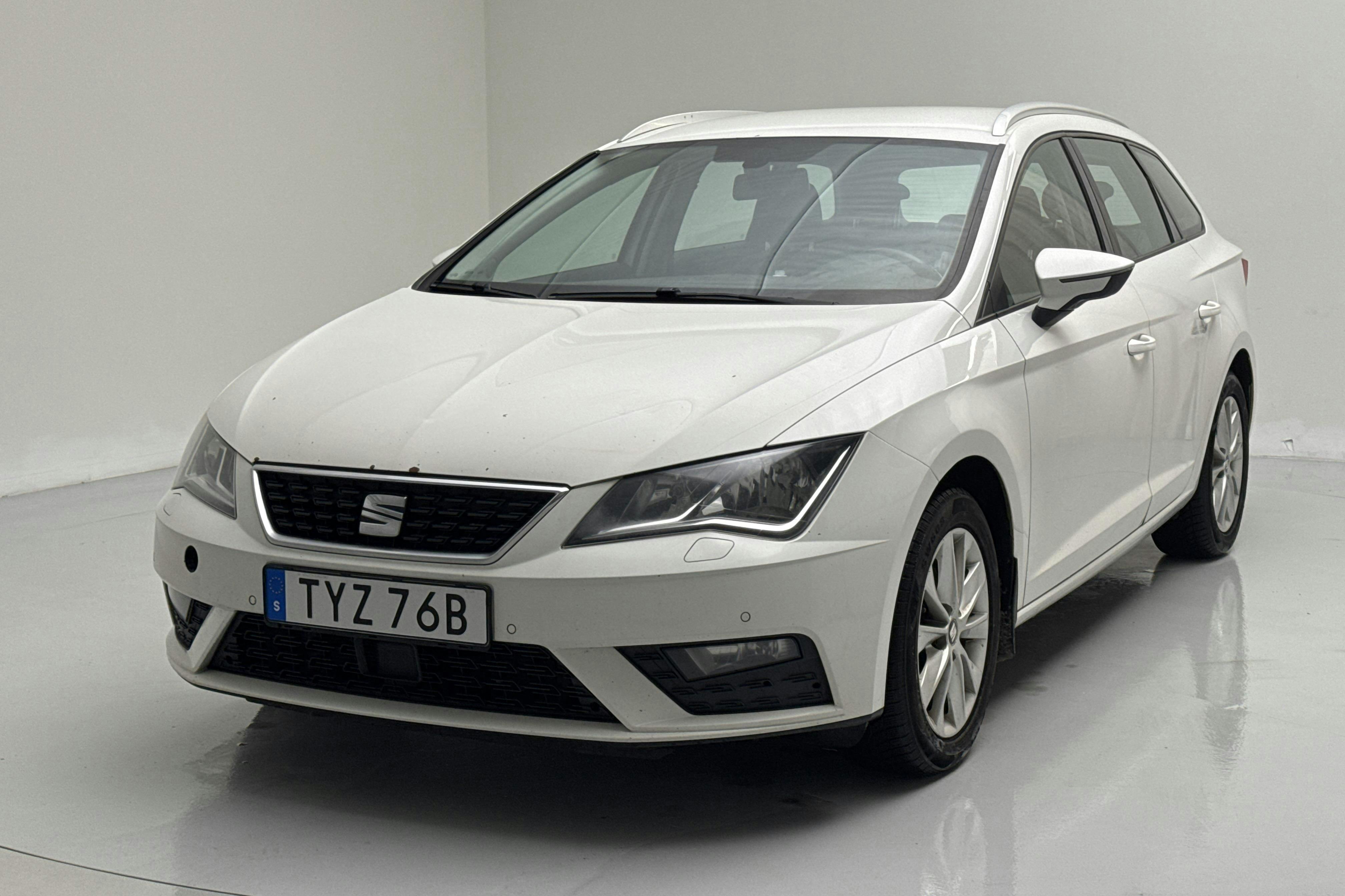 Præsentationsfoto 1 af 11: Seat Leon 1.5 TGI ST (130hk) - 437 410 kilometer - Manuel - Hvid - 2020