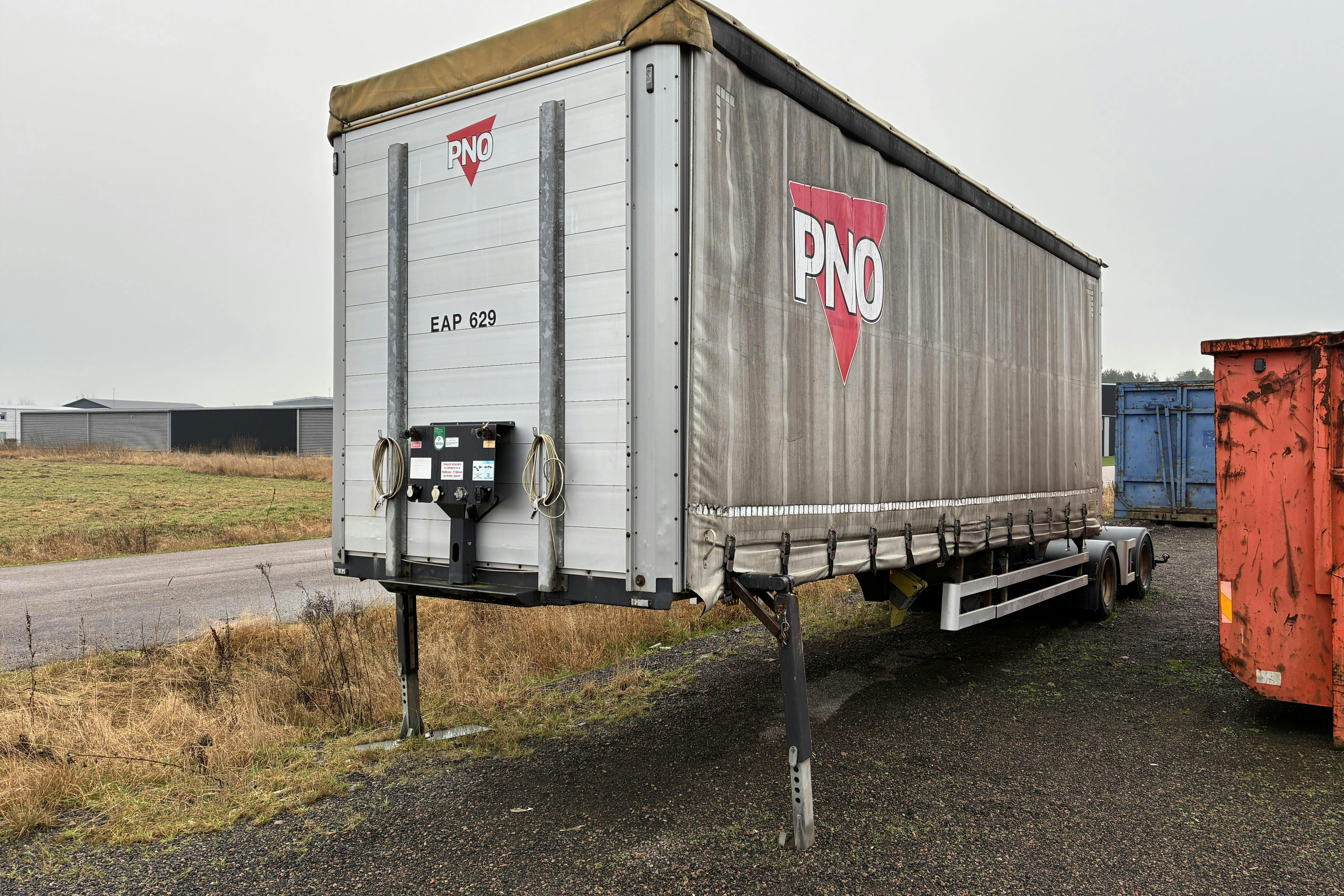 Presentationsfoto 1 av 26: DENNISON EF24CS - 0 km - grå - 2014