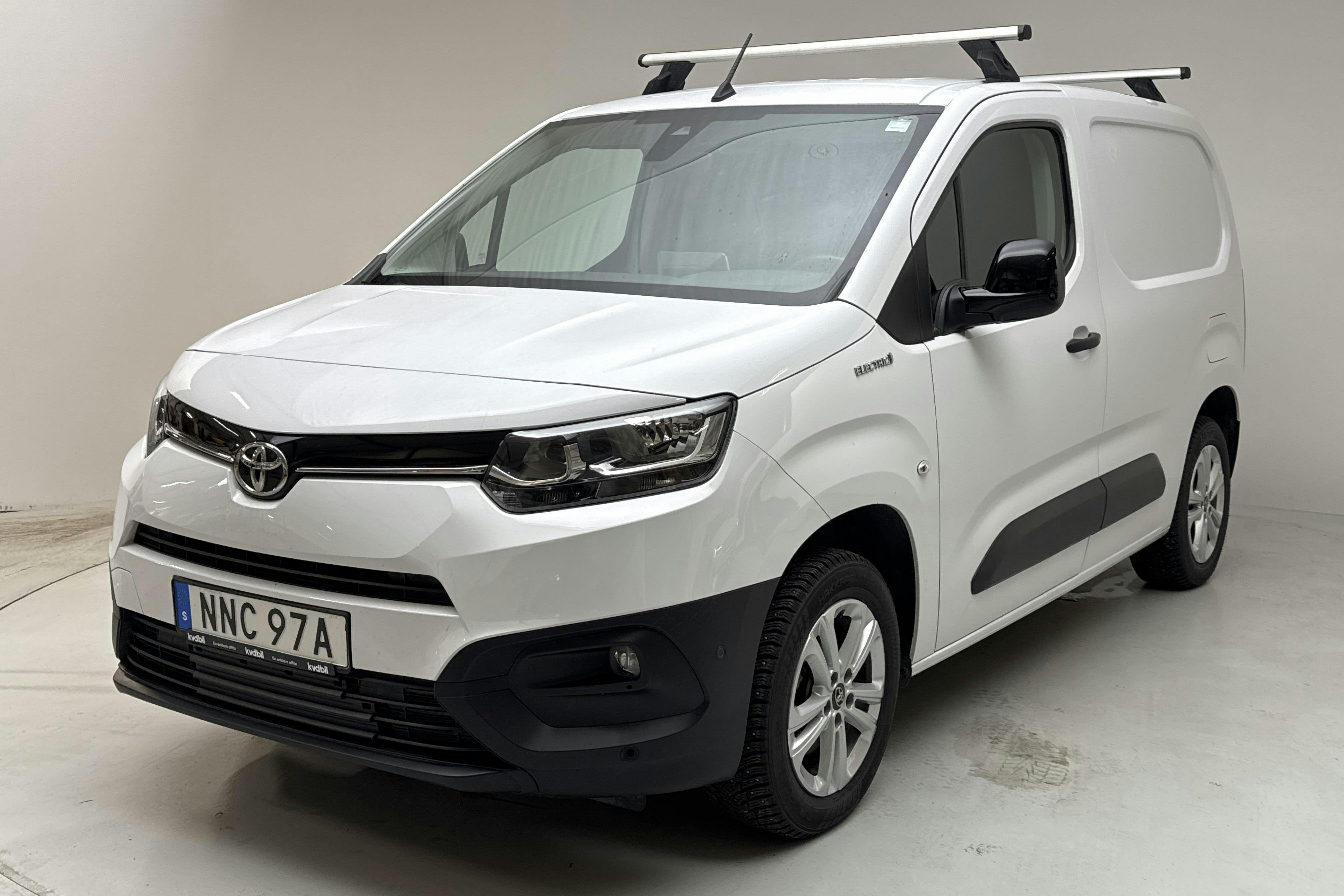 Presentationsfoto 1 av 15: Toyota PROACE CITY Electric 50kWh (136hk) - 3 968 mil - Automat - vit - 2023