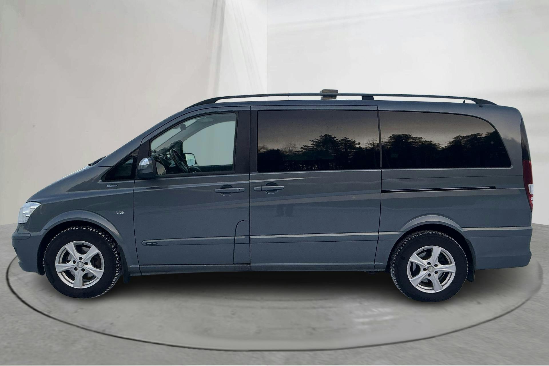 Presentationsfoto 2 av 21: Mercedes Viano 3.0 CDI (224hk) - 26 938 mil - Automat - grå - 2012