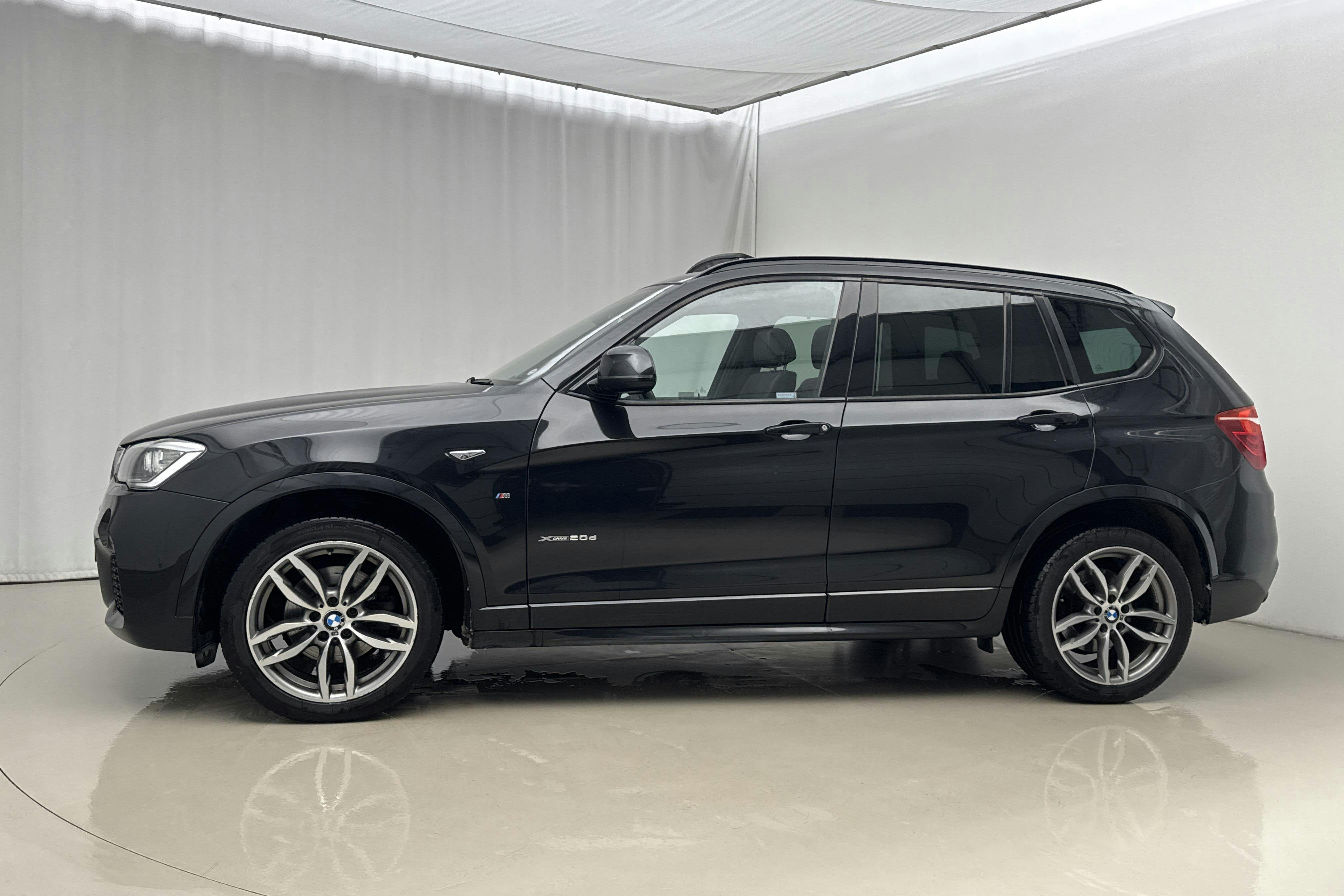 Presentationsfoto 2 av 24: BMW X3 xDrive20d, F25 (190hk) - 19 390 mil - Automat - svart - 2017