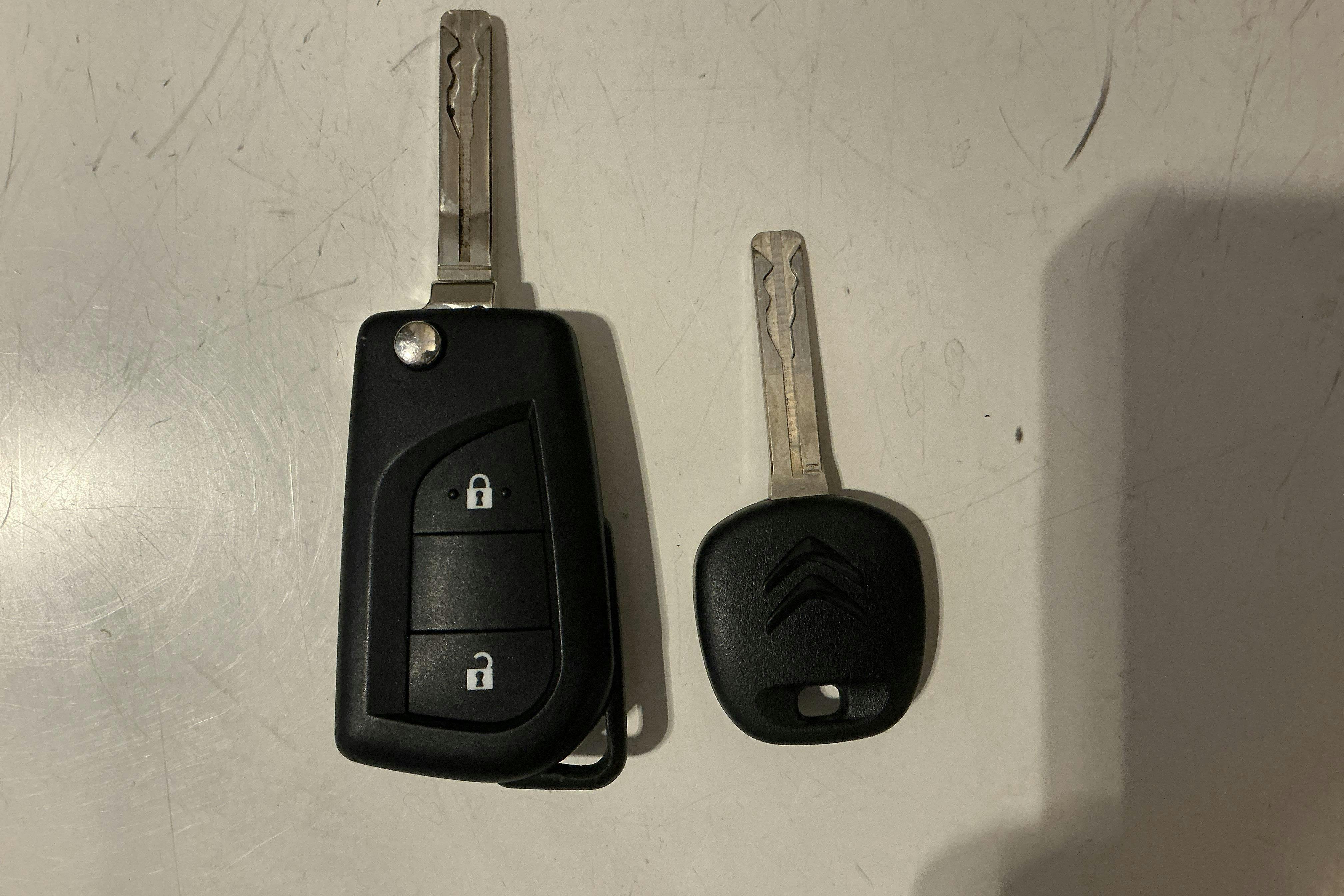 Presentation photo 13 of 13: Citroën C1 1.0 VTi 5dr (72hk) - 30 400 km - Manual - gray - 2021