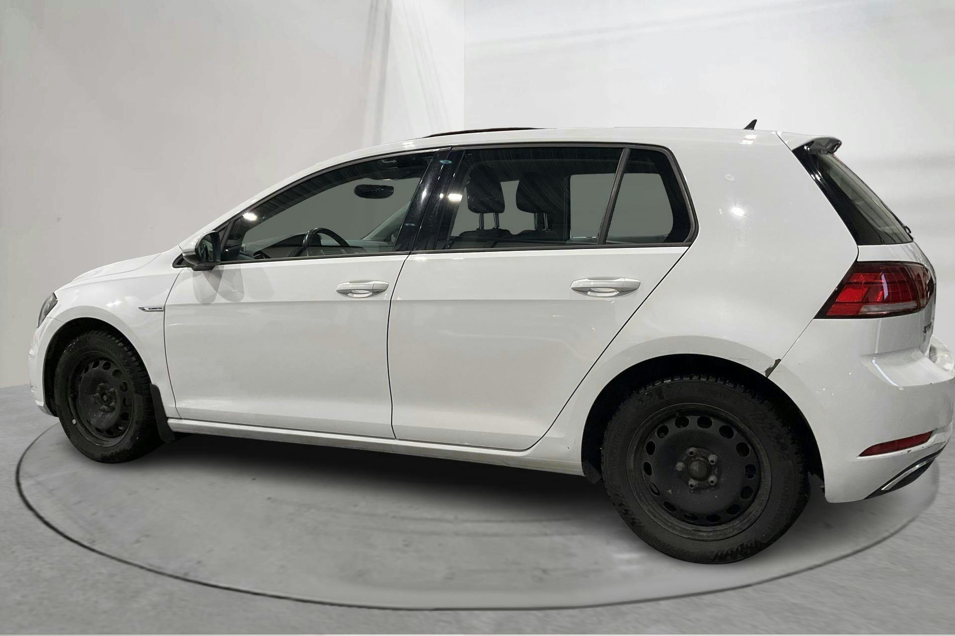 Esittelykuva 2 osoitteesta 12: VW Golf VII 1.5 TGI 5dr (130hk) - 99 840 km - Manuaalinen - valkoinen - 2019