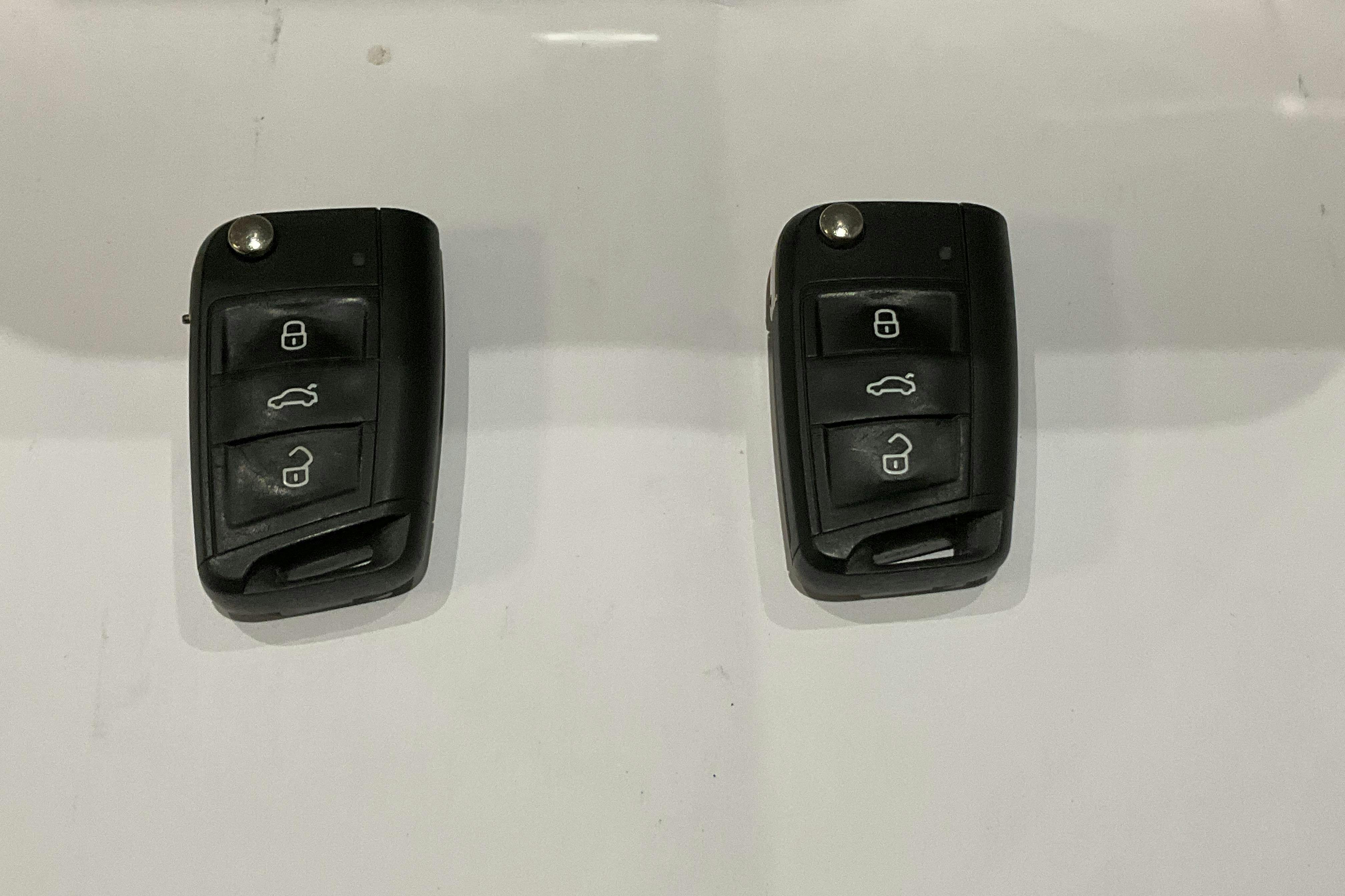 Esittelykuva 12 osoitteesta 12: VW Golf VII 1.5 TGI 5dr (130hk) - 99 840 km - Manuaalinen - valkoinen - 2019