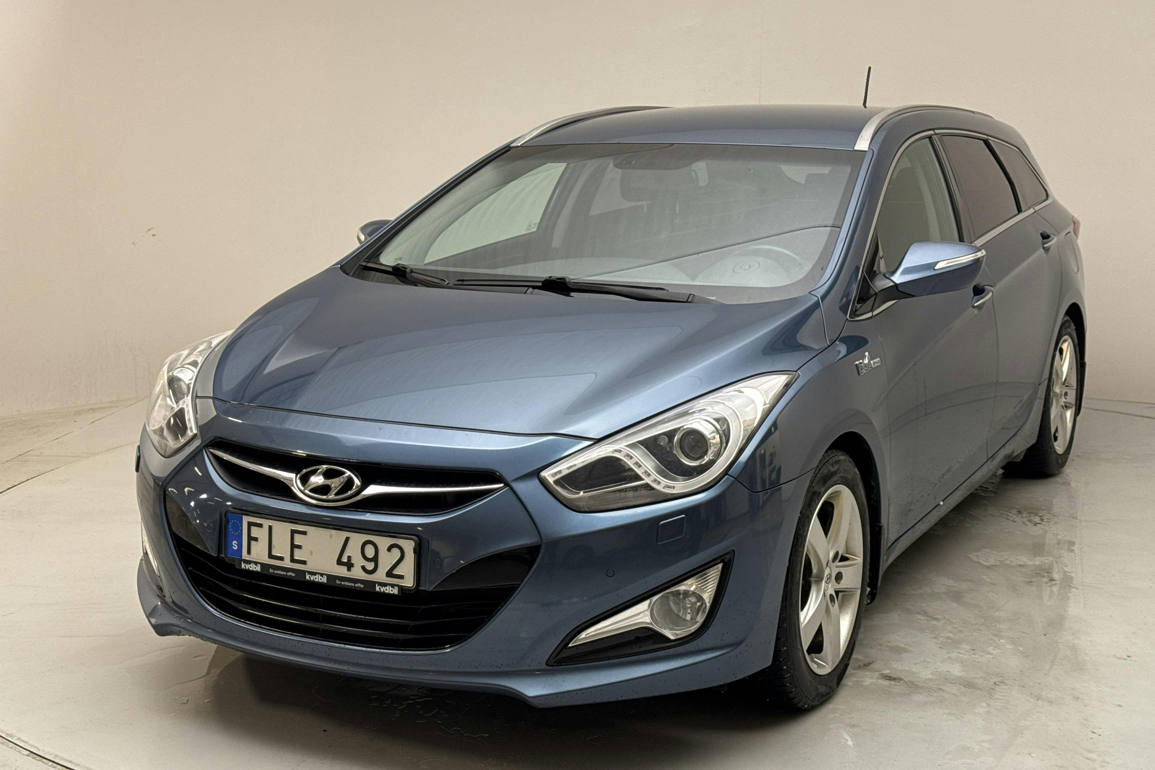 Presentation photo 1 of 15: Hyundai i40 1.7 CRDi Kombi (136hk) - 144 820 km - Manual - blue - 2013
