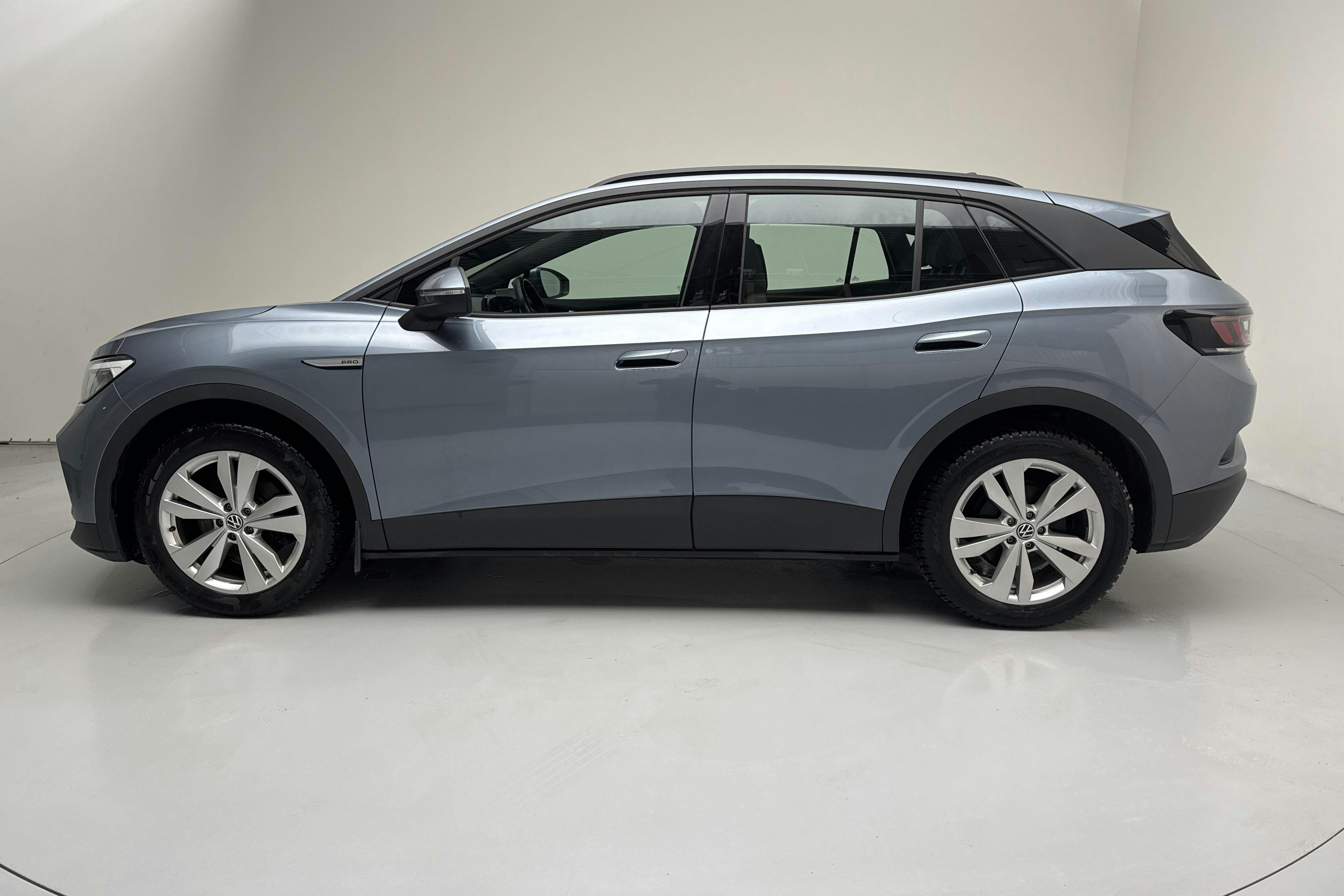 Presentationsfoto 2 av 16: VW ID.4 77kWh (204hk) - 7 932 mil - Automat - blå - 2022