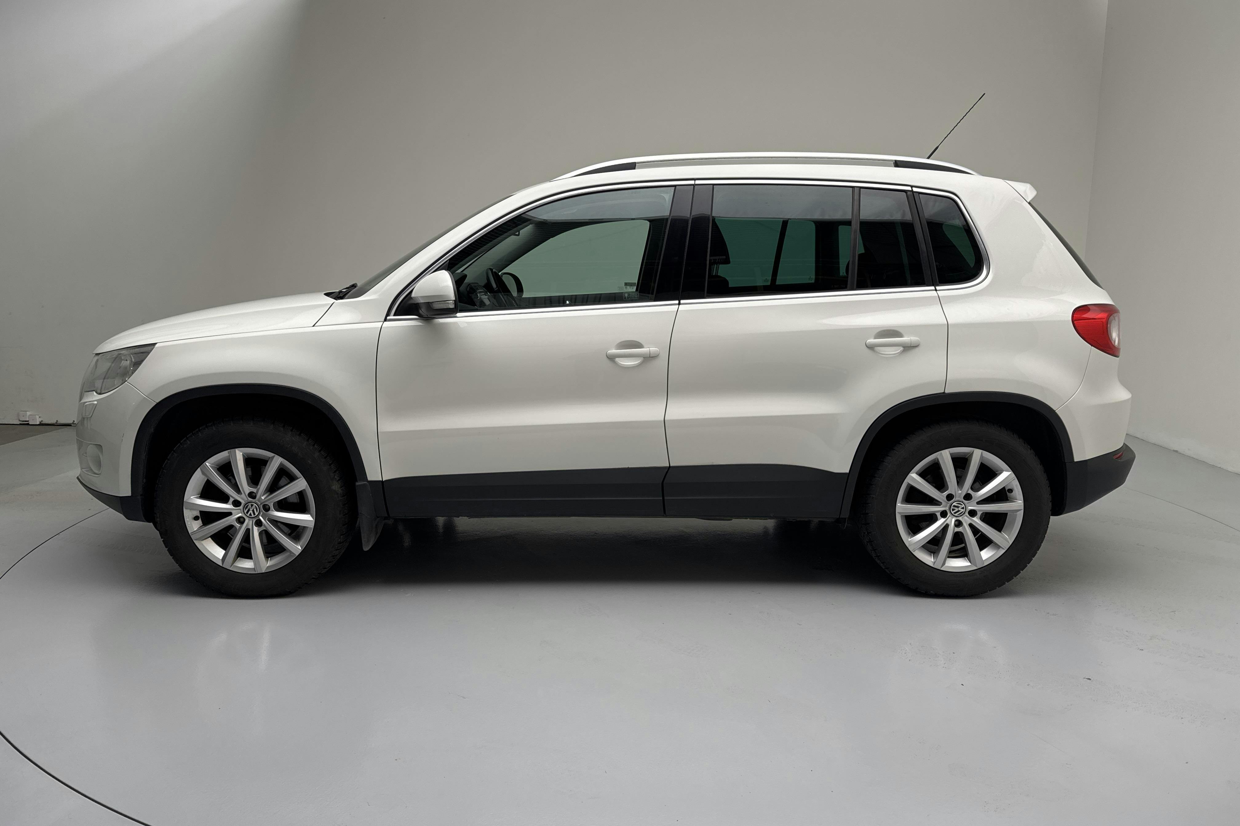 Presentation photo 2 of 13: VW Tiguan 1.4 TSI (150hk) - 216 960 km - Manual - white - 2011