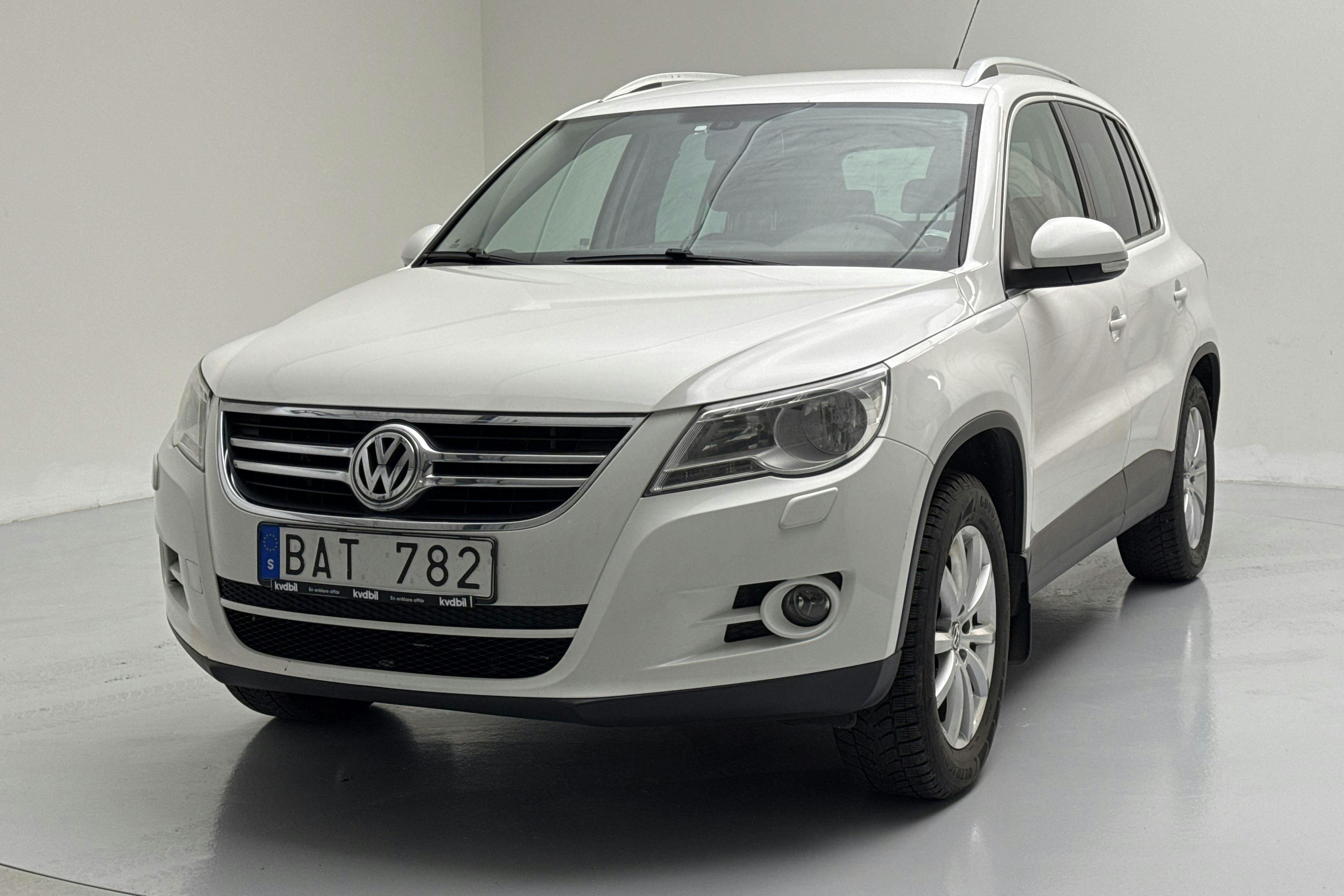 Presentation photo 1 of 13: VW Tiguan 1.4 TSI (150hk) - 216 960 km - Manual - white - 2011