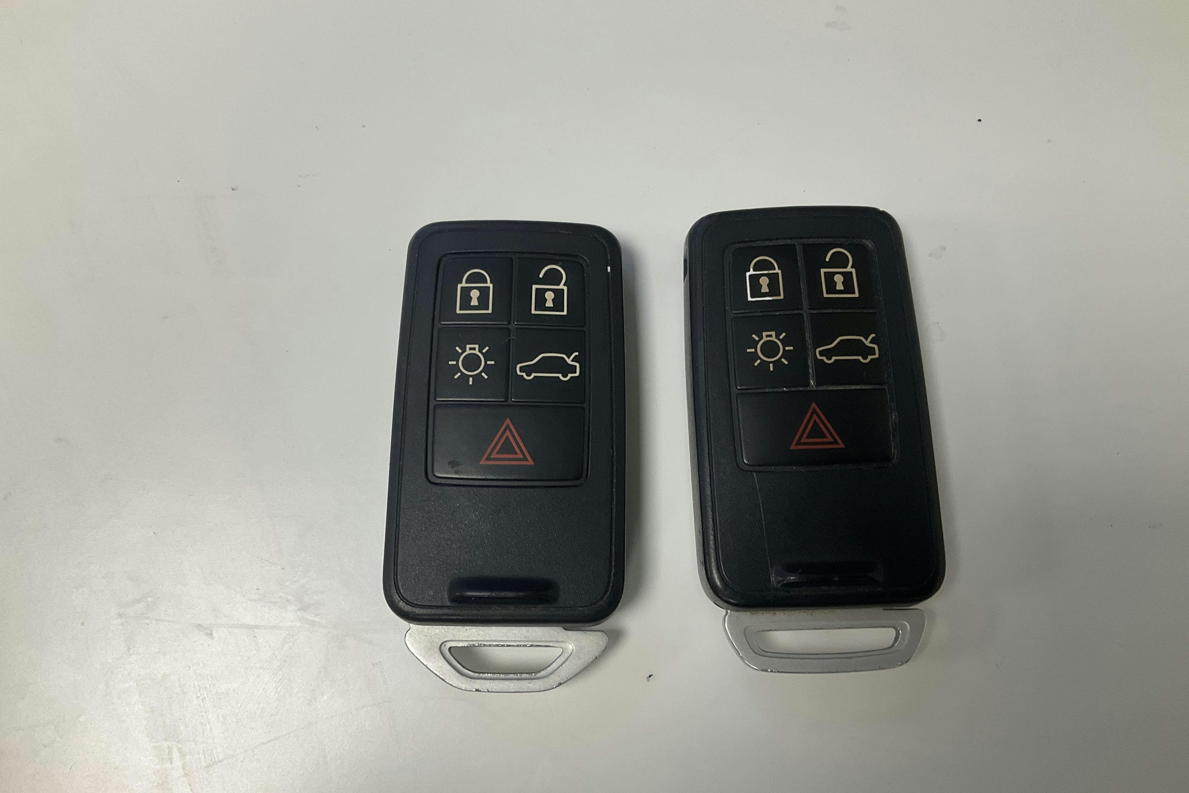 Presentation photo 16 of 16: Volvo V40 D2 (115hk) - 167 430 km - Manual - blue - 2014