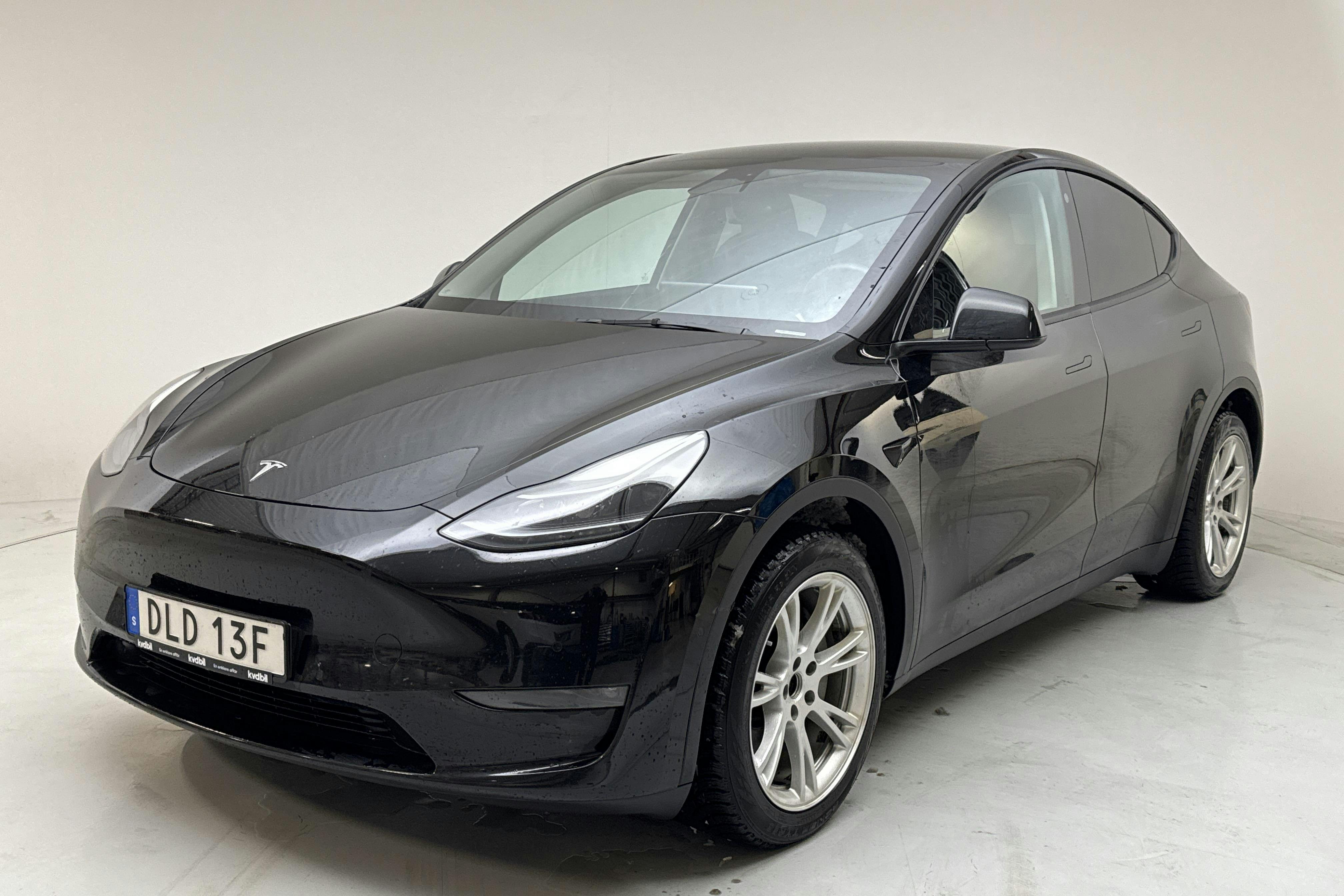 Presentationsfoto 1 av 23: Tesla Model Y Long Range Dual Motor AWD - 12 334 mil - Automat - svart - 2022