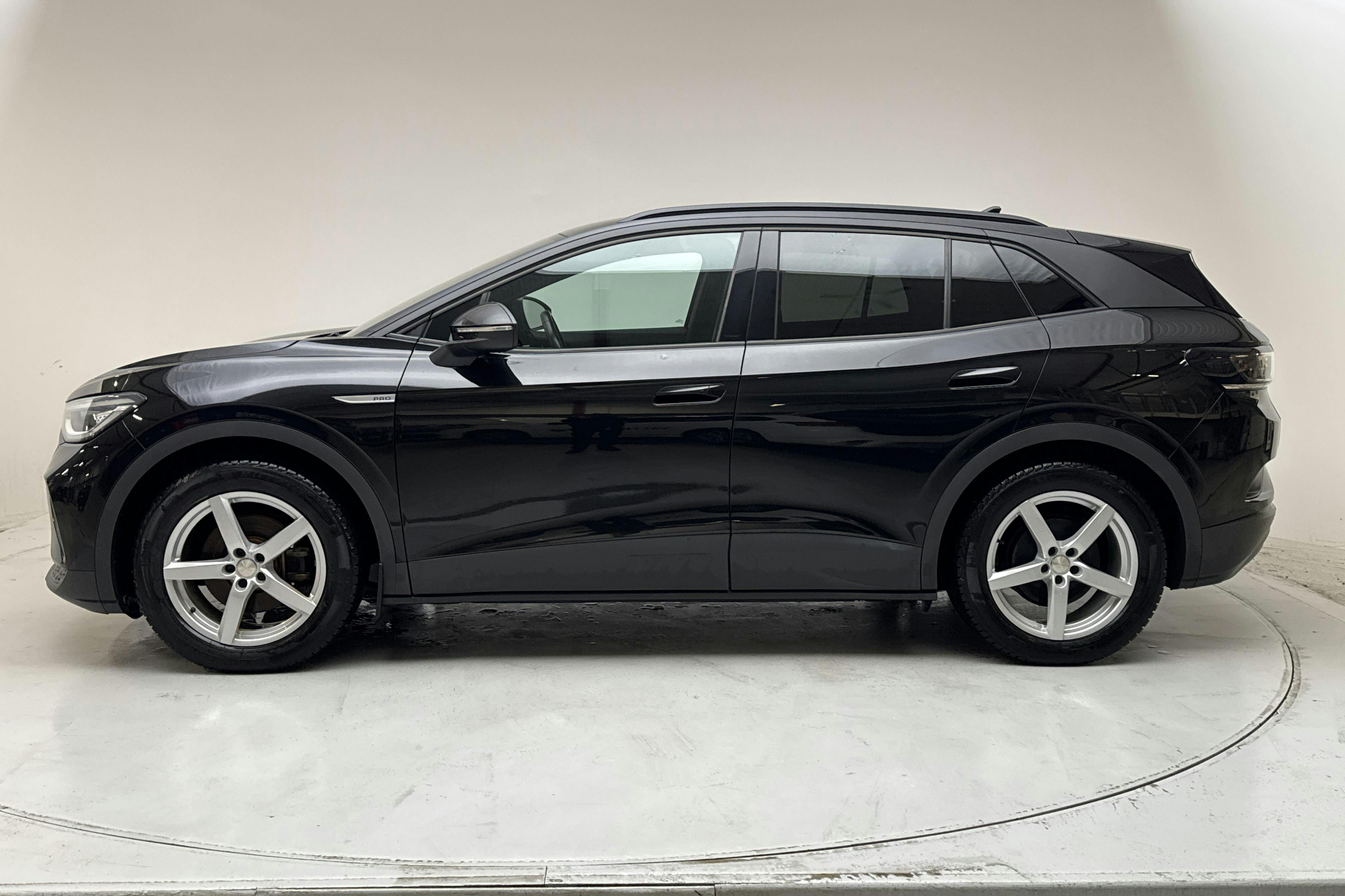 Presentation photo 2 of 18: VW ID.4 77kWh (204hk) - 155 500 km - Automatic - black - 2022