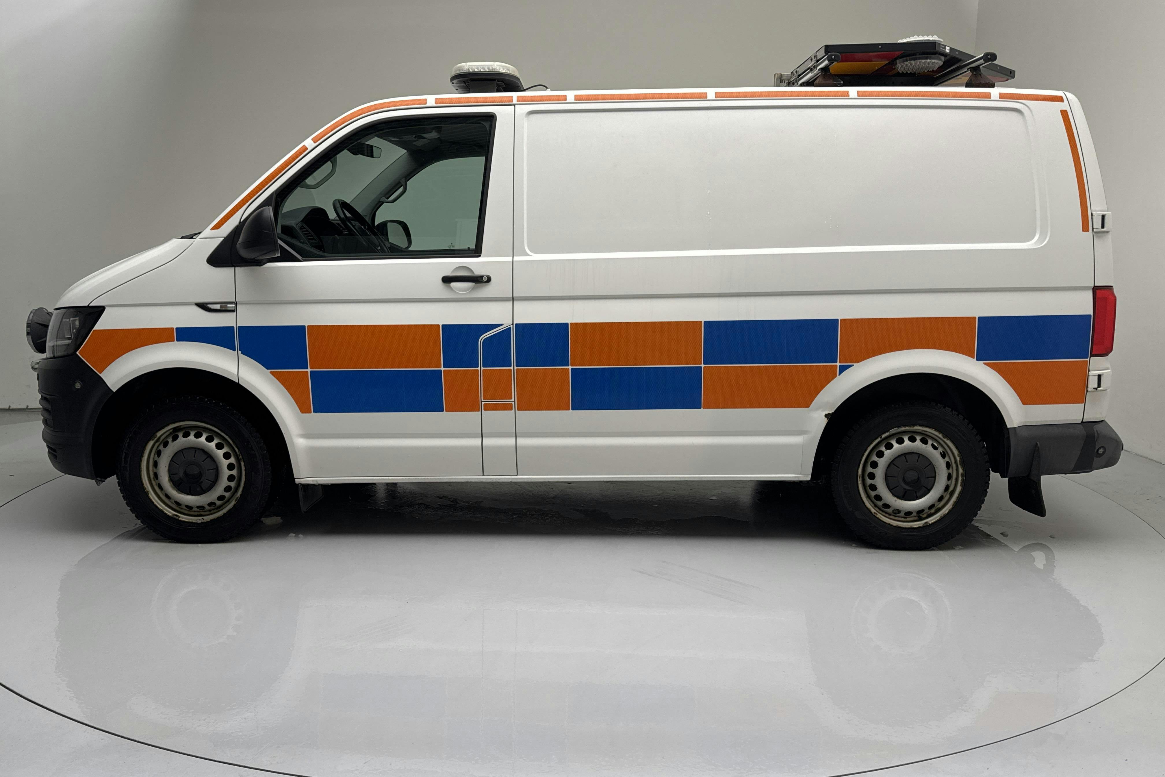 Presentation photo 2 of 13: VW Transporter T6 2.0 TDI BMT Skåp 4MOTION (150hk) - 167 820 km - Automatic - white - 2017