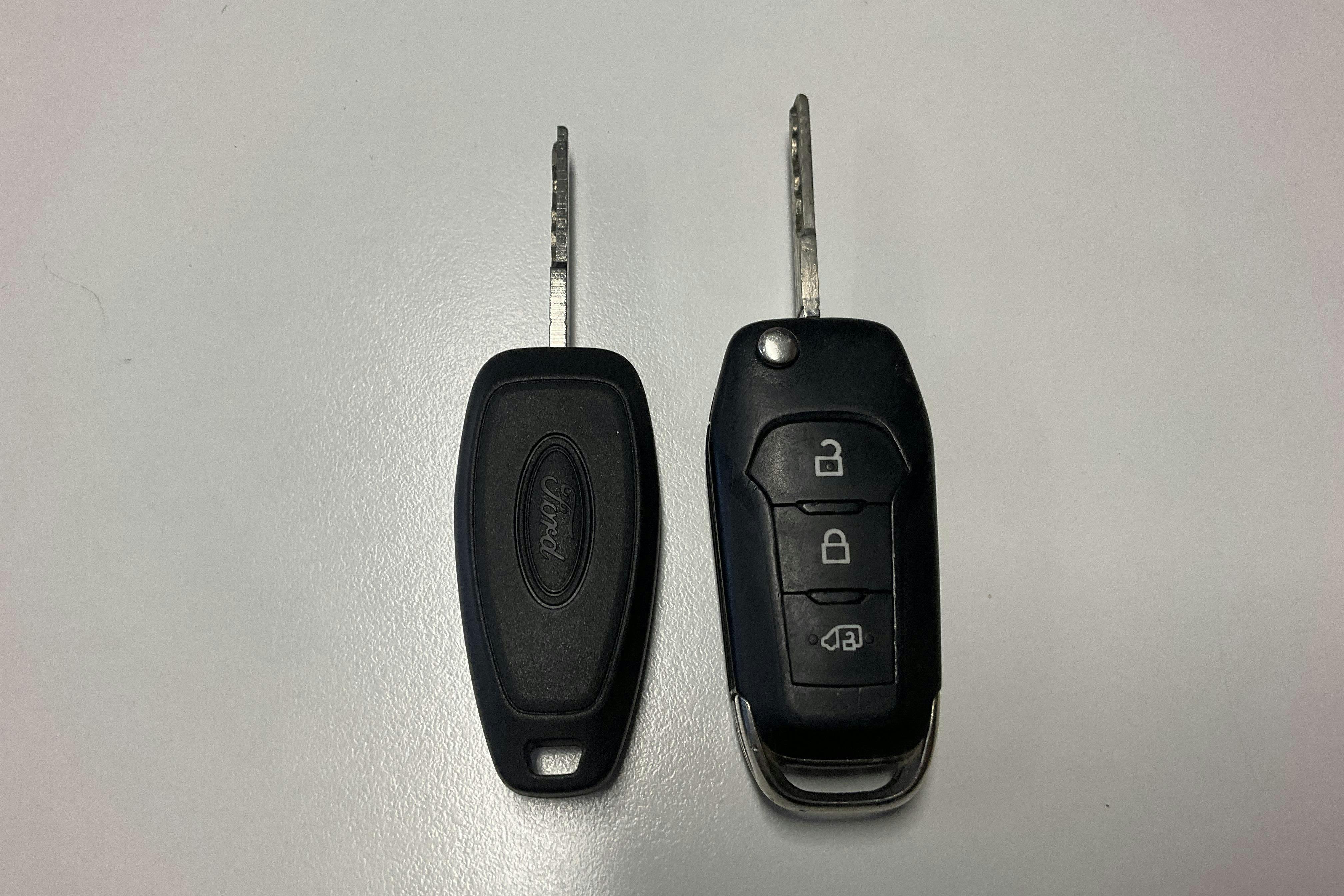 Presentation photo 14 of 14: Ford Transit Connect 1.5 EcoBlue (100hk) - 157 460 km - Automatic - white - 2020