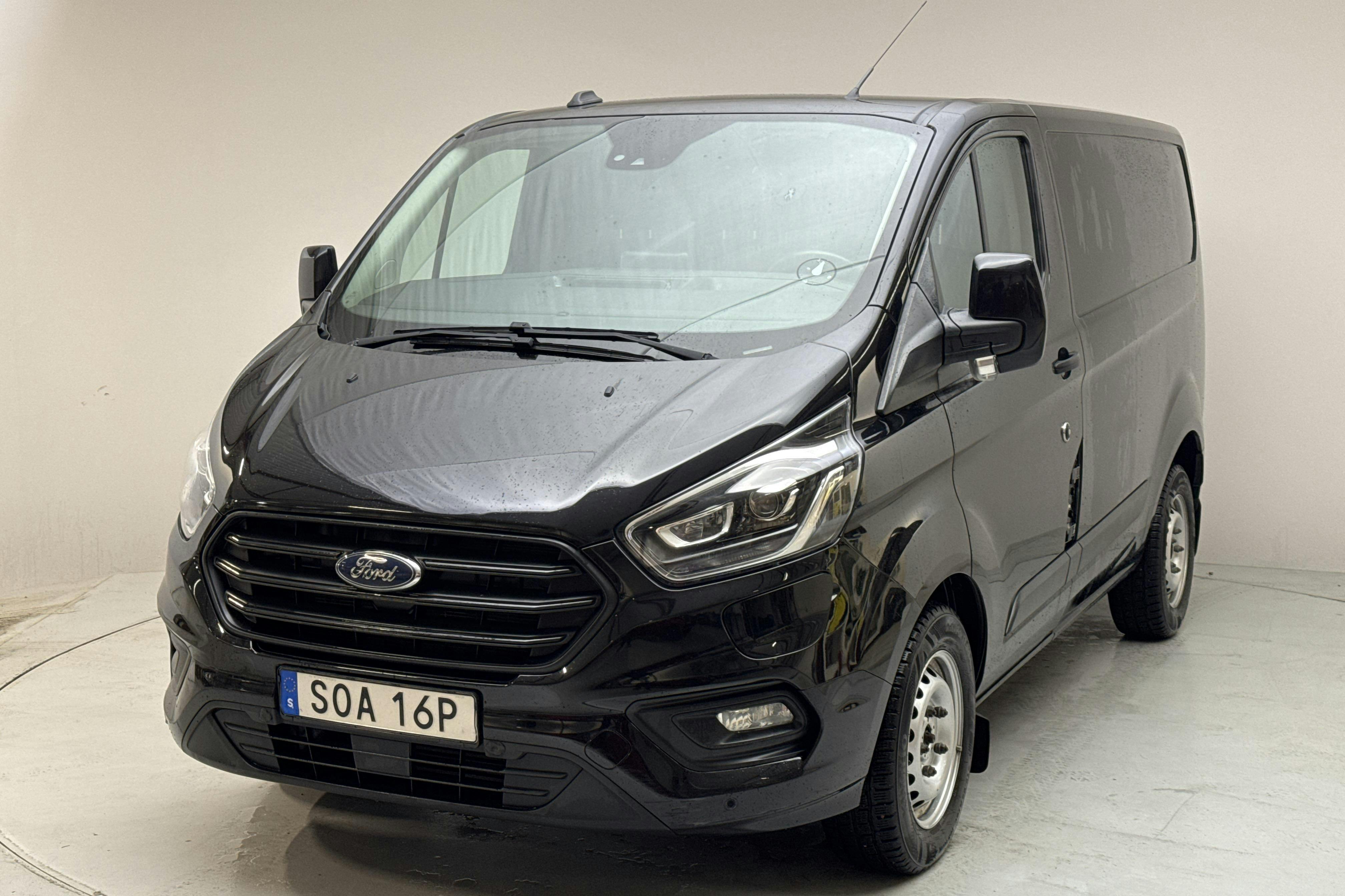 Presentationsfoto 1 av 15: Ford Transit Custom 340 PHEV (120hk) - 10 317 mil - Automat - svart - 2020