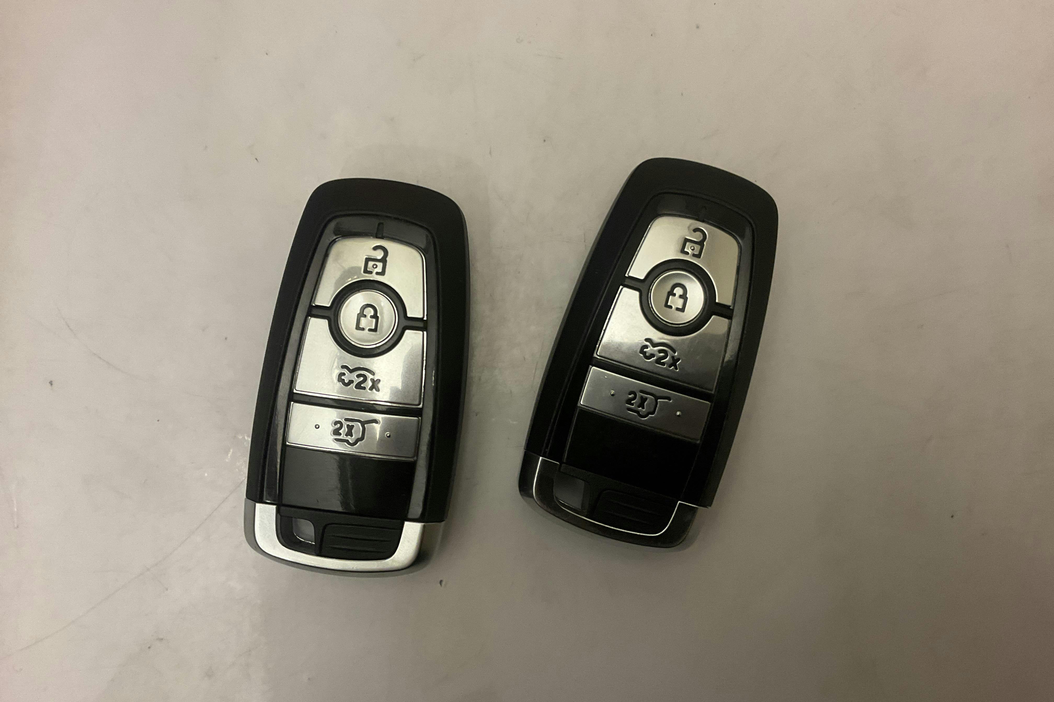 Presentationsfoto 17 av 17: Ford Mustang Mach-E 70kWh RWD (269hk) - 1 390 mil - Automat - vit - 2023