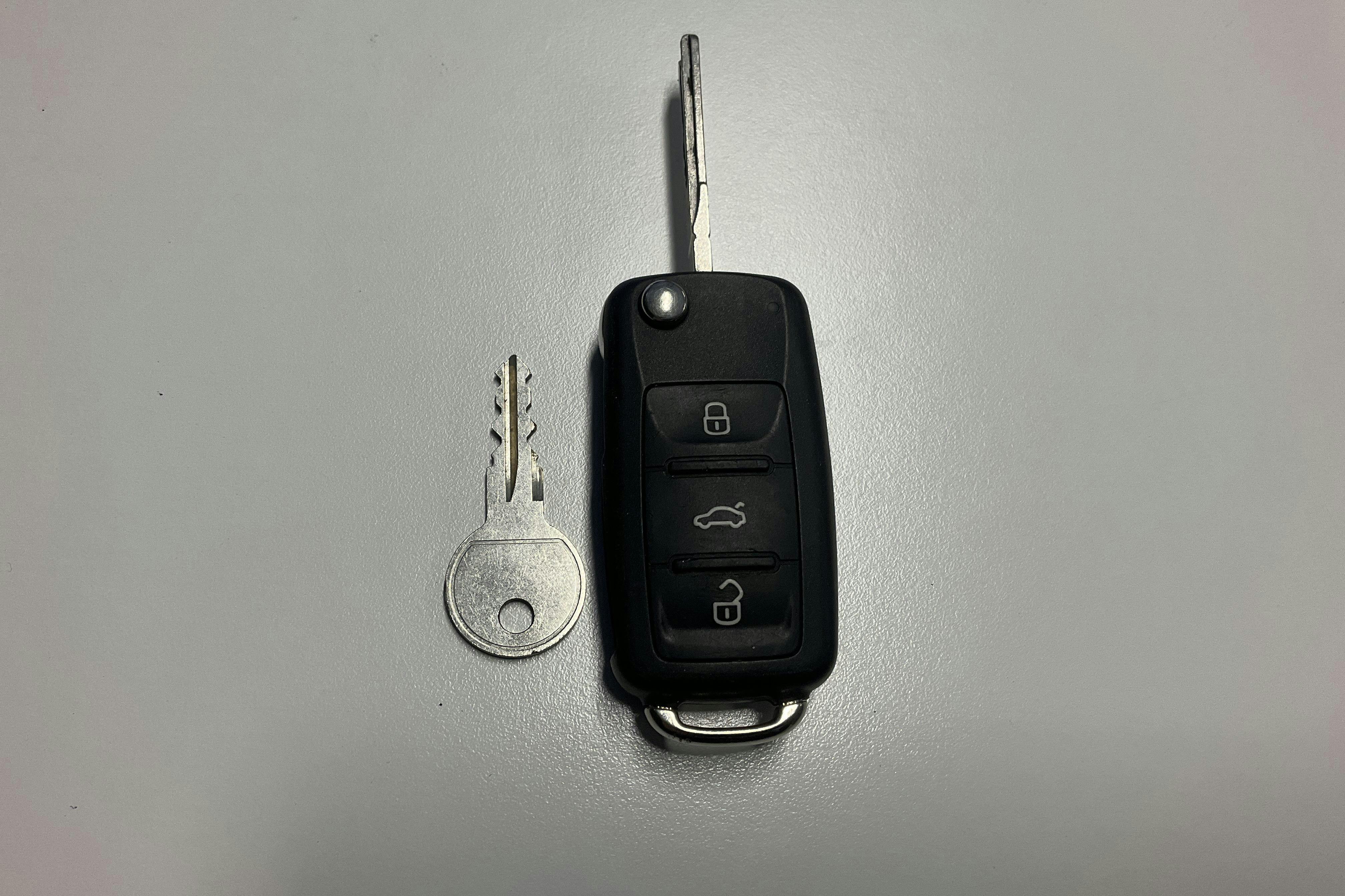 Presentationsfoto 12 av 12: VW Caddy 2.0 TDI Skåp 4-motion (110hk) - 13 542 mil - Manuell - vit - 2015