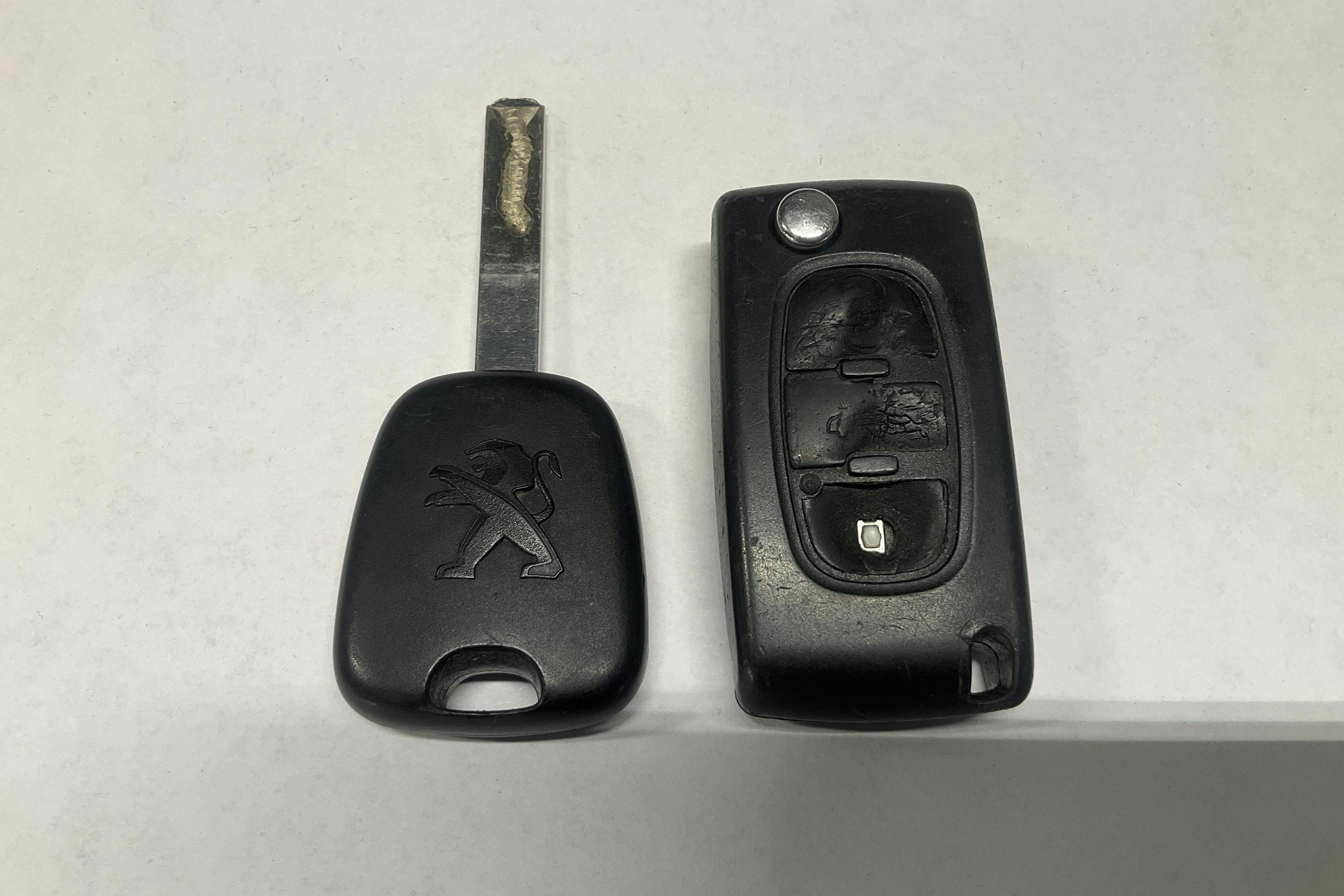 Presentation photo 13 of 13: Peugeot Partner 1.6 HDI Skåp (75hk) - 71 600 km - Manual - white - 2016