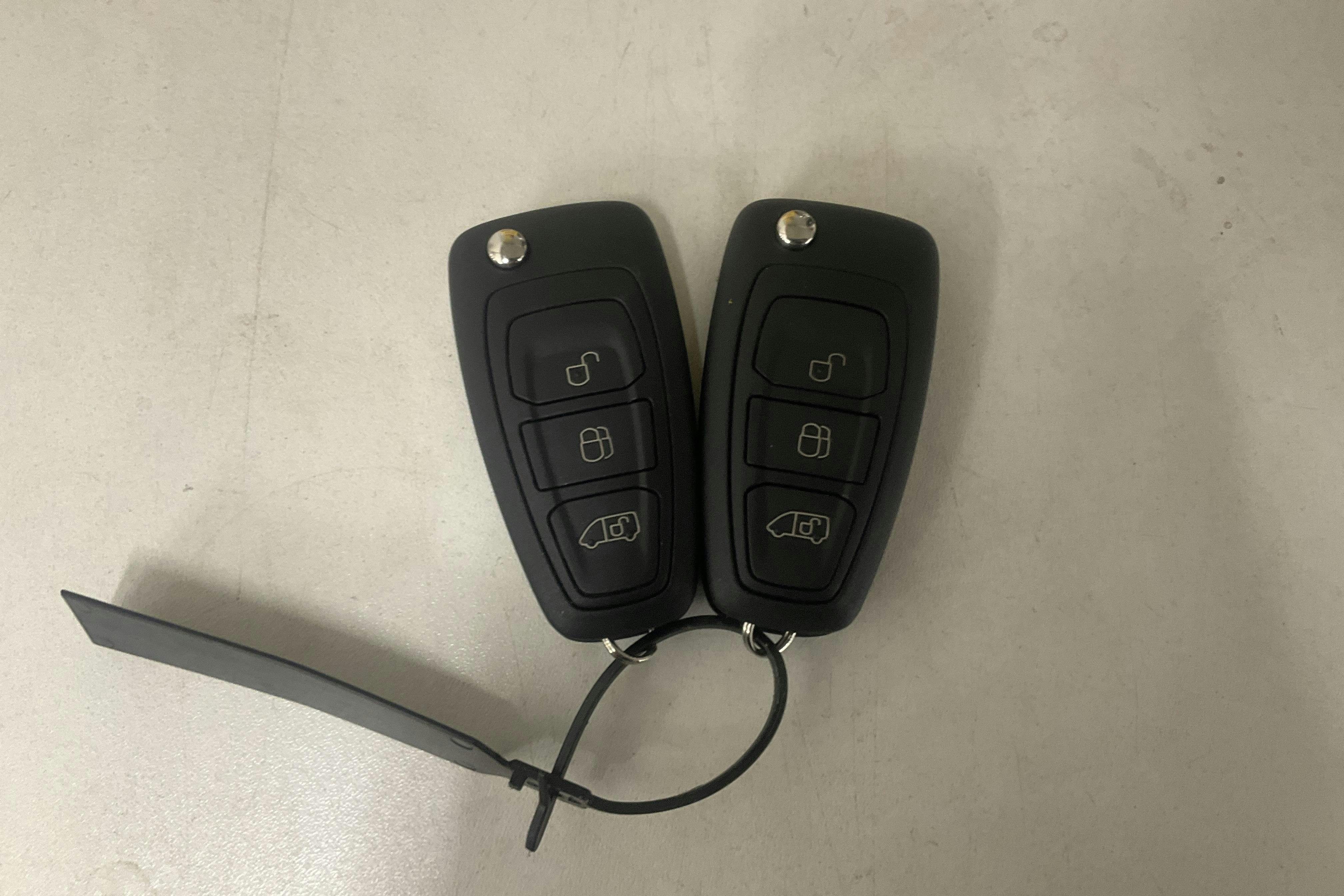 Præsentationsfoto 13 af 13: Ford Transit Custom 300 (130hk) - 166 330 kilometer - Salgsautomat - Hvid - 2018