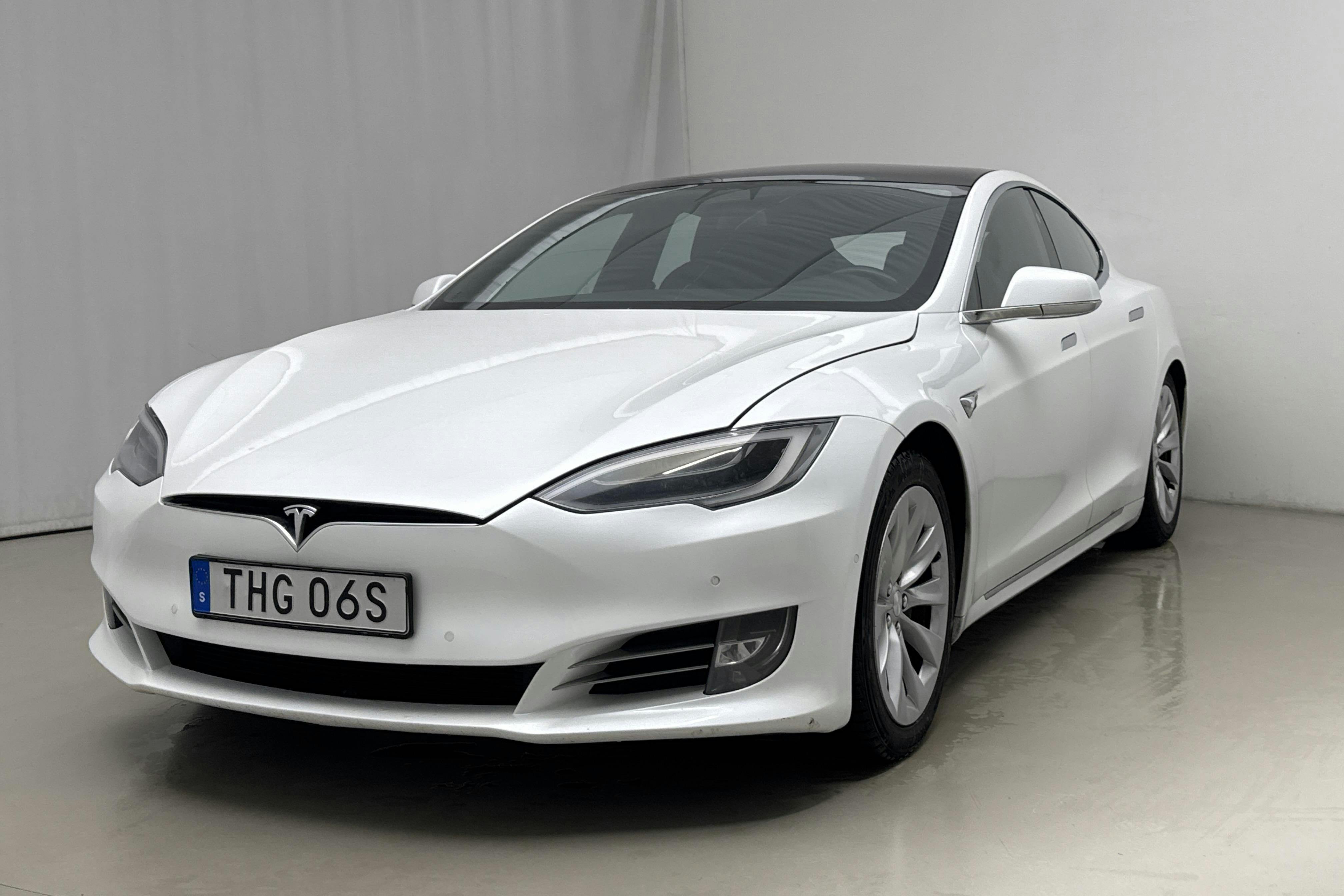 Presentationsfoto 1 av 20: Tesla Model S Dual Motor Long Range AWD - 20 268 mil - Automat - vit - 2020