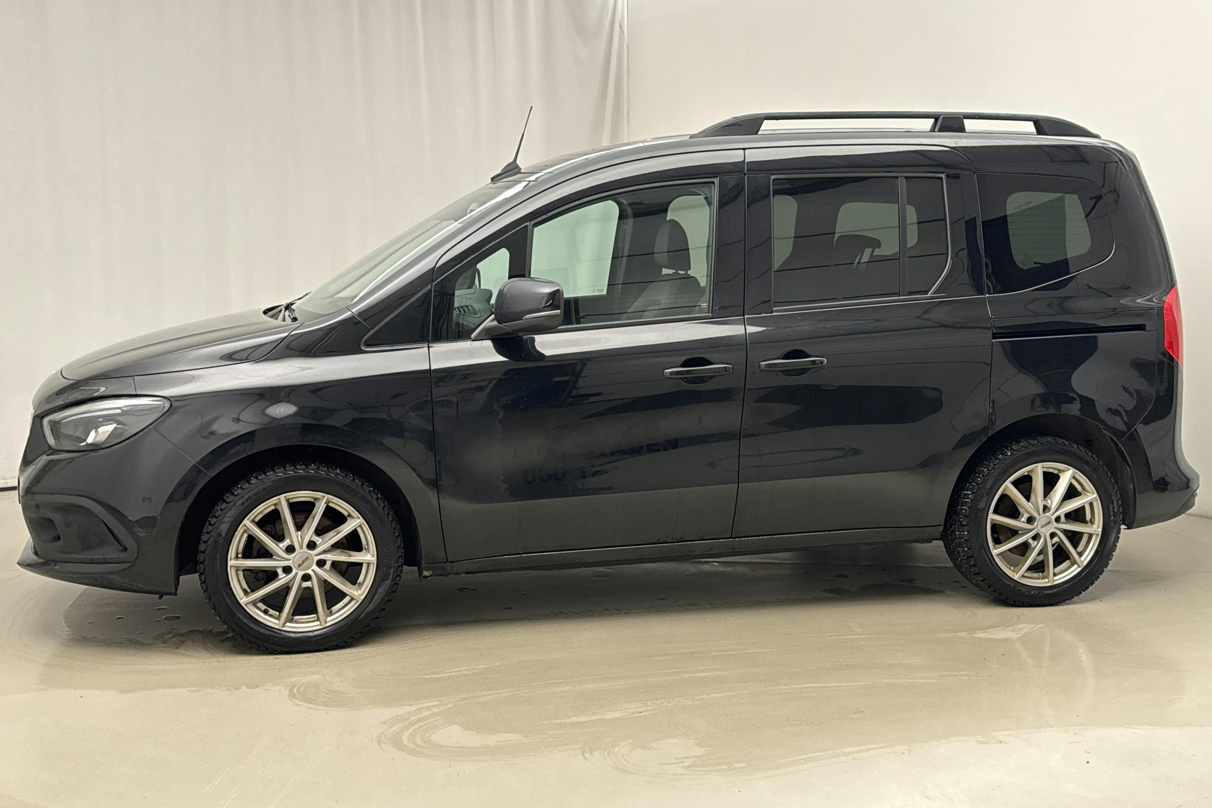 Presentation photo 2 of 15: Mercedes T 180 d (116hk) - 254 630 km - Automatic - black - 2023