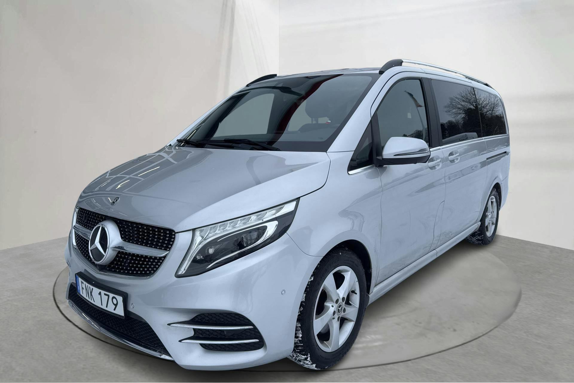 Presentation photo 1 of 18: Mercedes V 300 d W447 (237hk) - 107 310 km - Automatic - silver - 2021