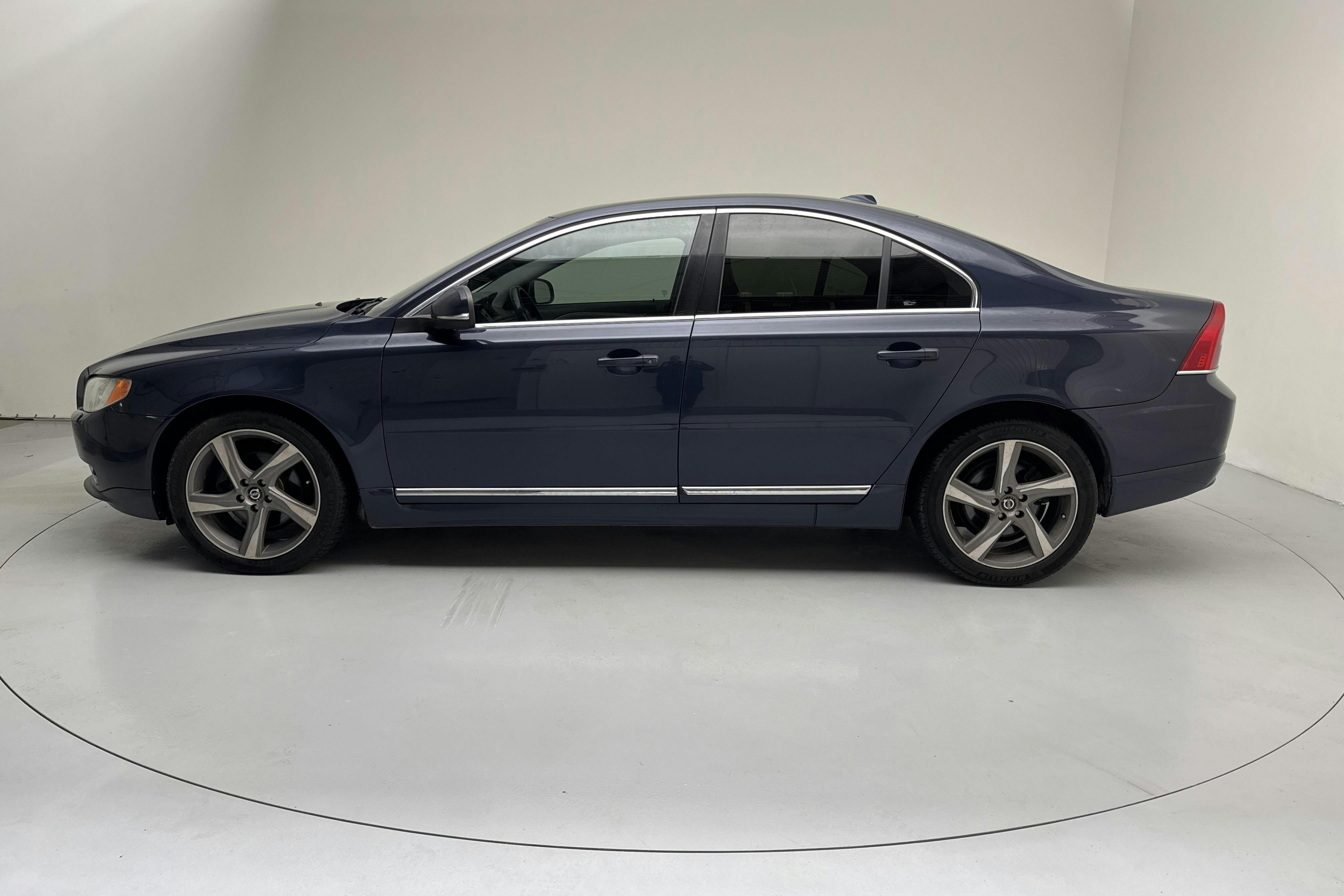 Presentation photo 2 of 13: Volvo S80 D5 (215hk) - 241 760 km - Automatic - blue - 2012