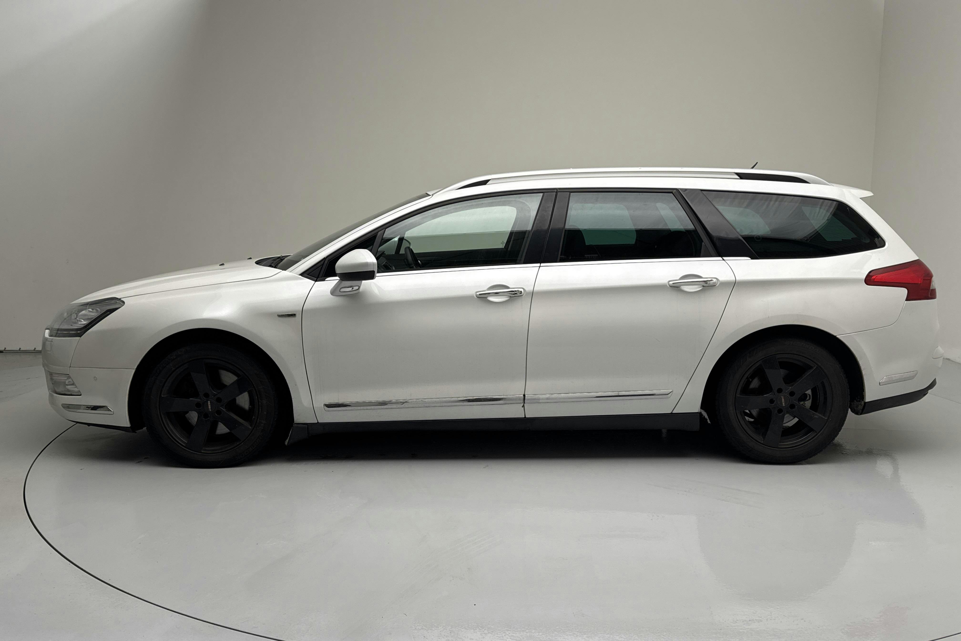 Esittelykuva 2 osoitteesta 14: Citroën C5 III 2.2 HDI Tourer (204hk) - 209 440 km - Automaattinen - valkoinen - 2013