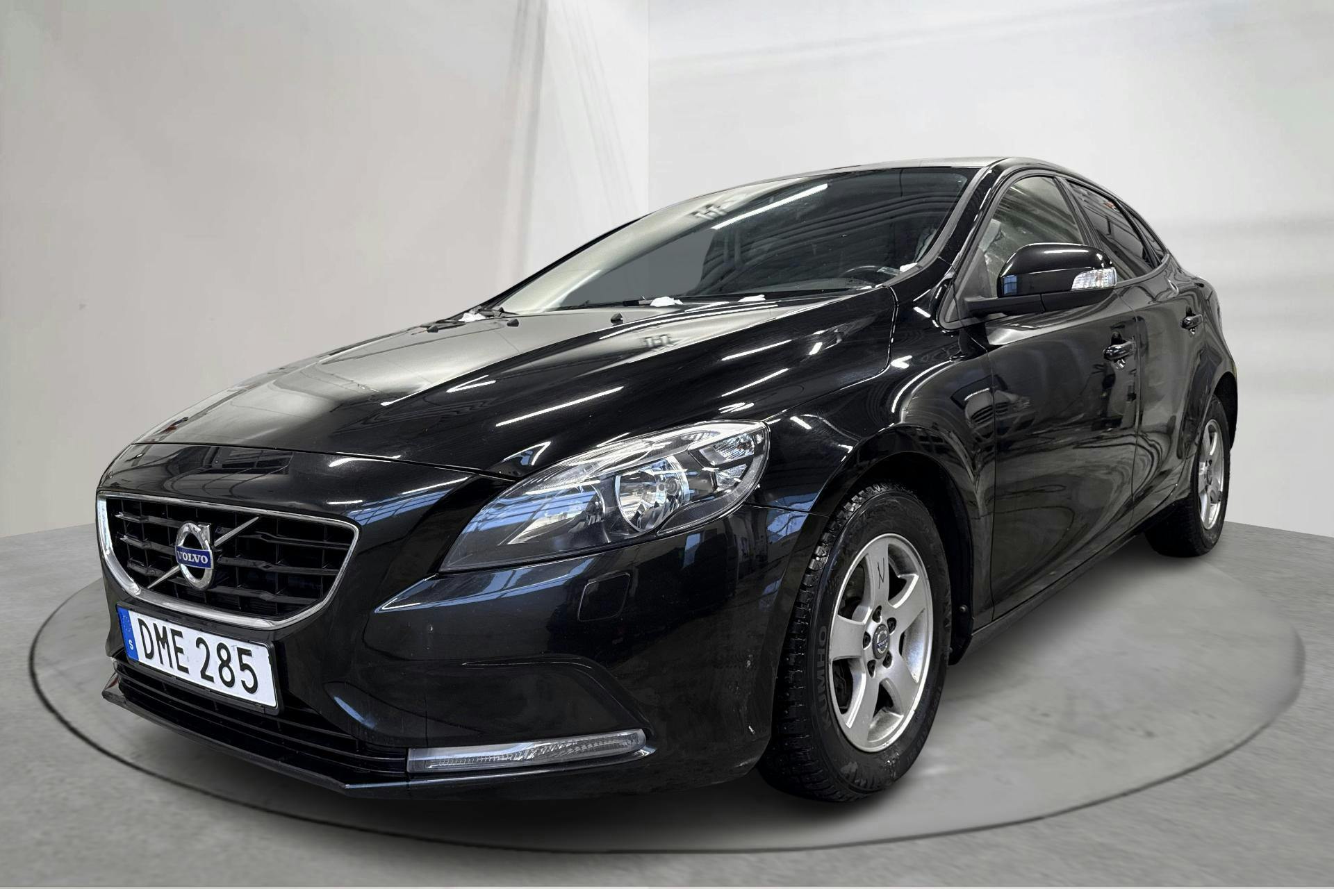 Presentation photo 1 of 15: Volvo V40 D2 (115hk) - 166 510 km - Manual - black - 2015