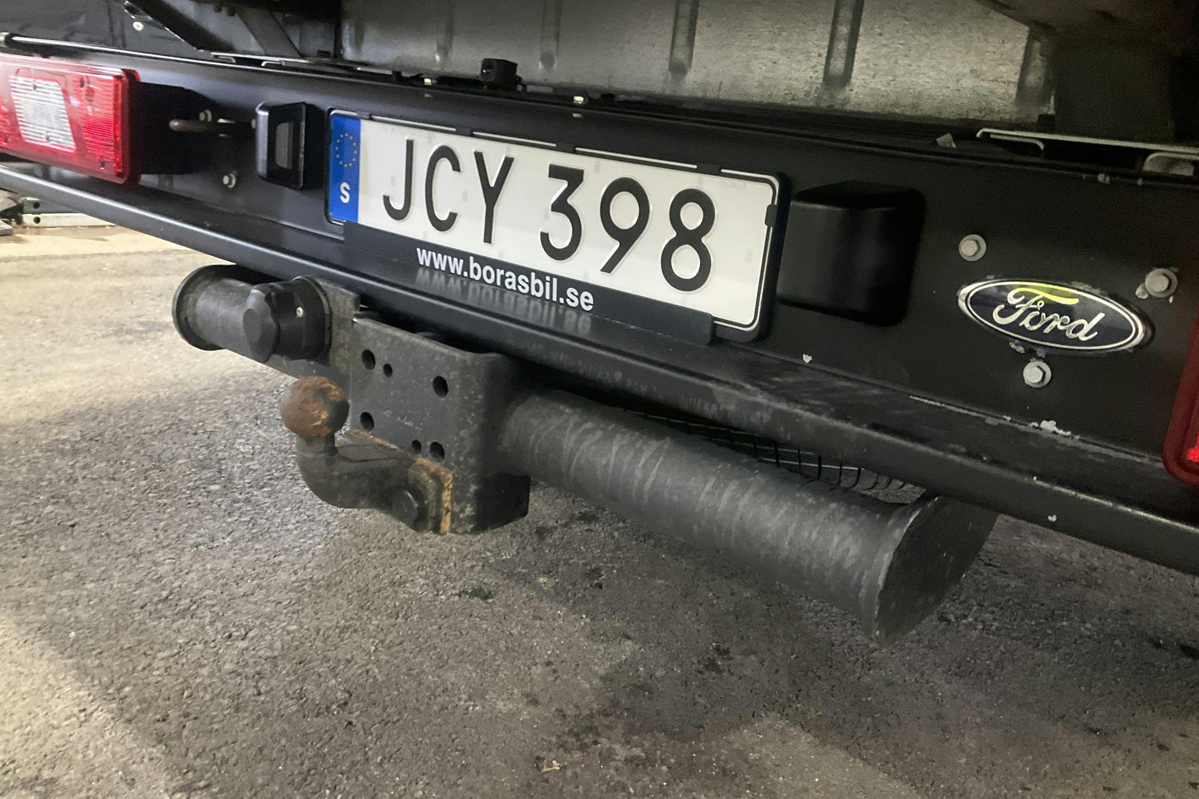 Zdjęcie prezentacyjne 15 z 15: Ford Transit Chassi 350 2.2 TDCi 2WD (155hk) - 133 760 km - Manualna - biały - 2015