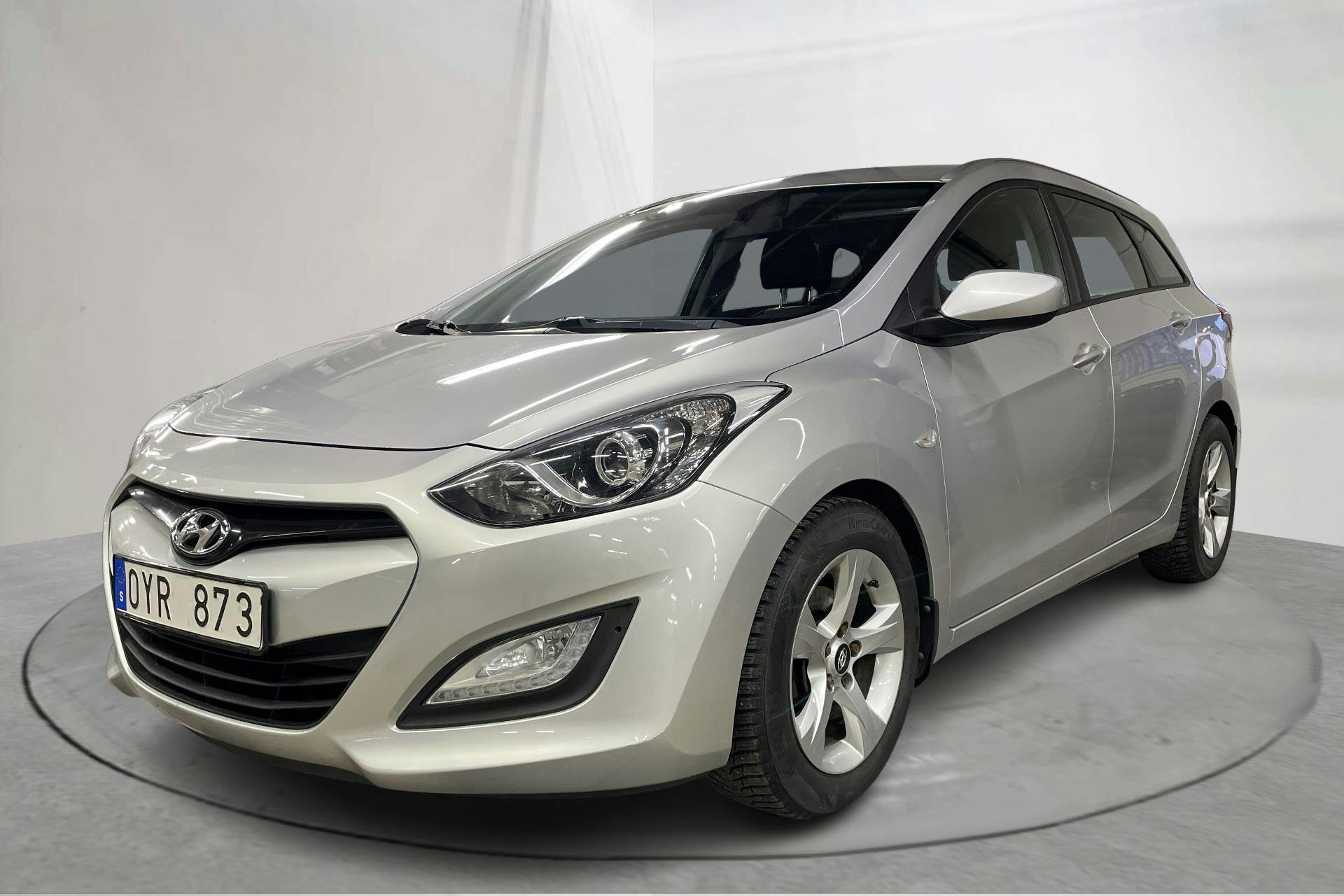 Presentation photo 1 of 13: Hyundai i30 1.6 CRDi Kombi (110hk) - 151 820 km - Manual - silver - 2014