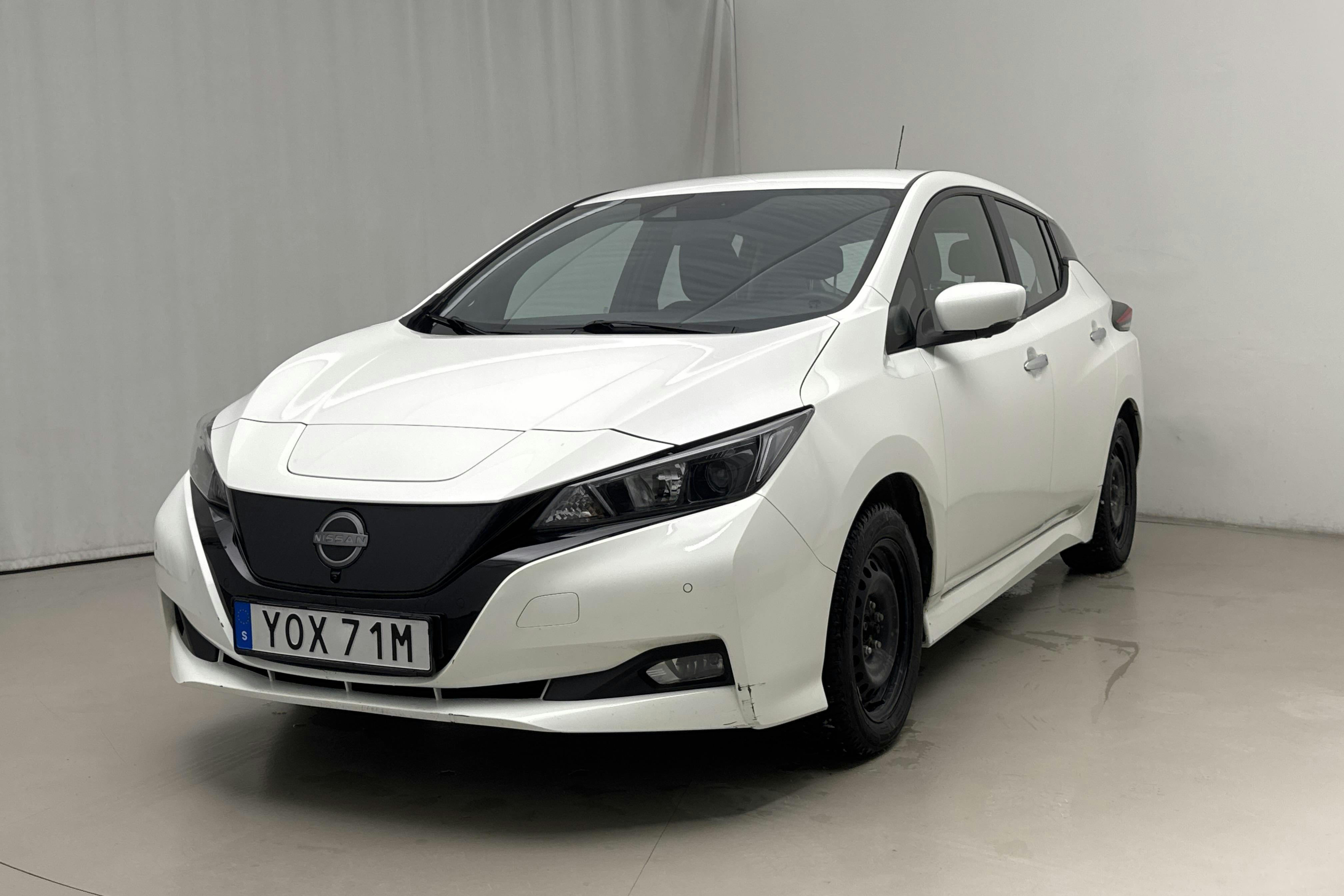 Presentation photo 1 of 15: Nissan LEAF 5dr 39kWh (150hk) - 58 570 km - Automatic - white - 2022