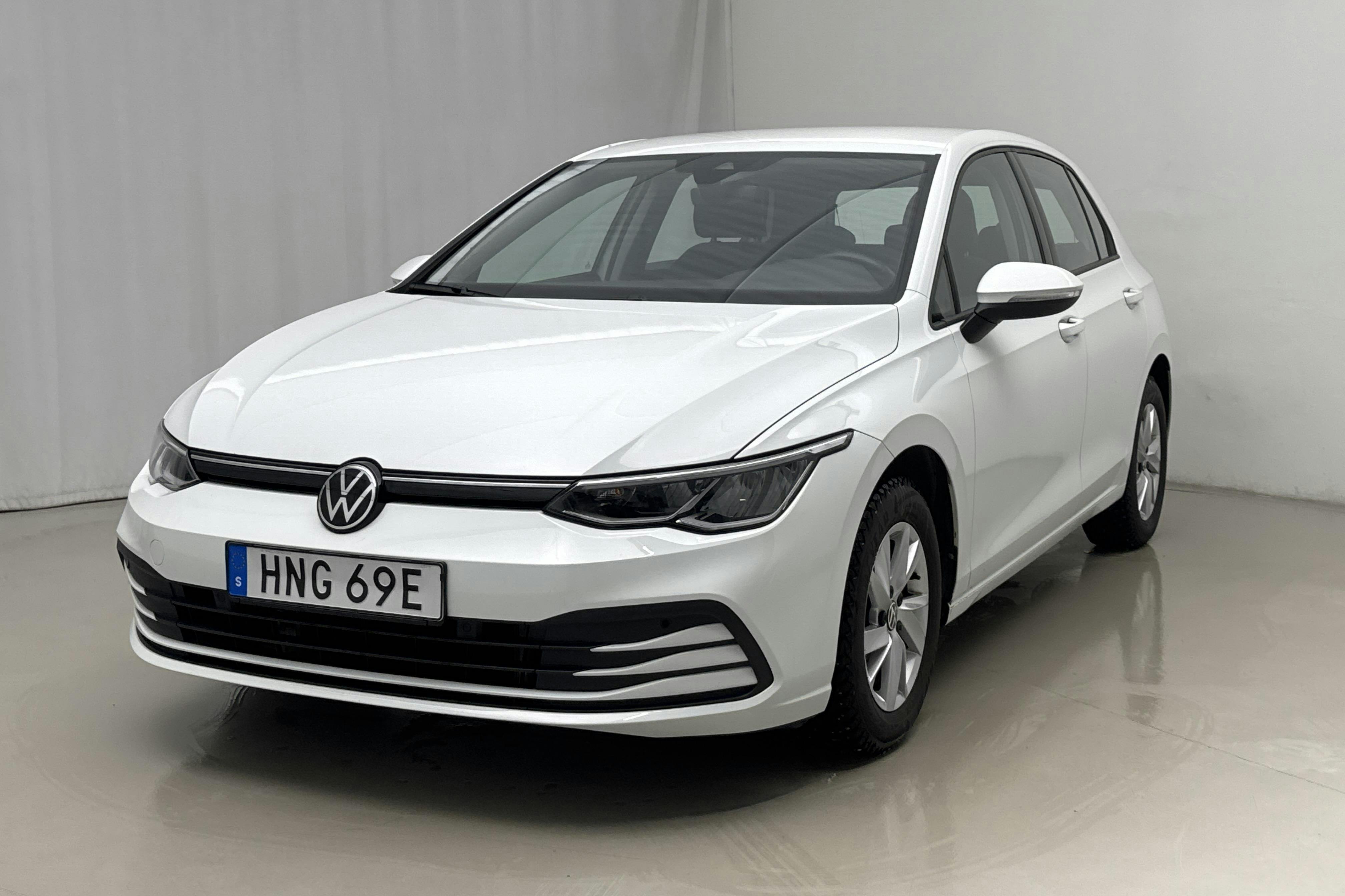 Presentation photo 1 of 13: VW Golf VIII TGI 5dr (130hk) - 35 850 km - Automatic - white - 2023