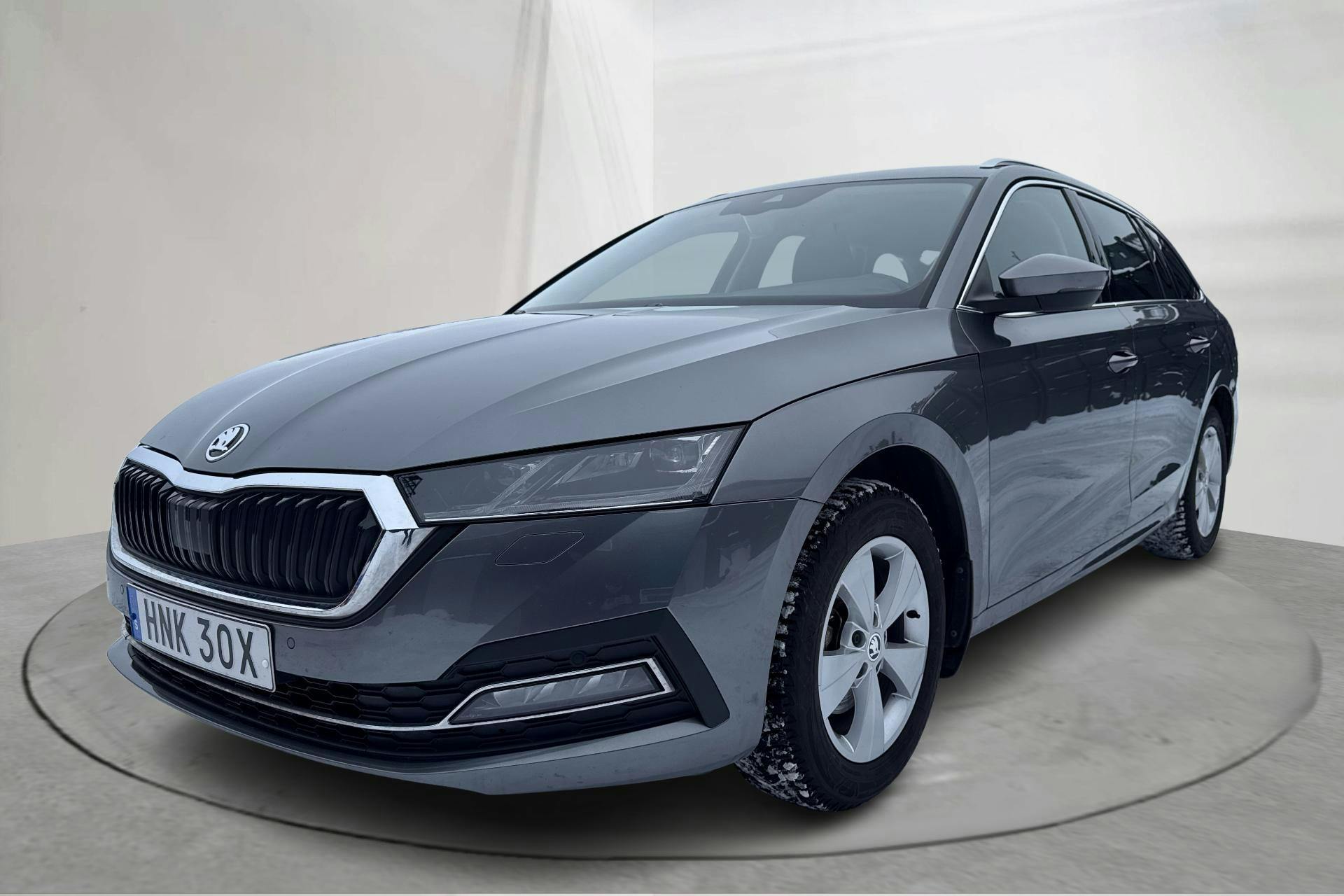 Presentationsfoto 1 av 16: Skoda Octavia TSI e-Tec mHEV Combi (110hk) - 3 717 mil - Automat - grå - 2024