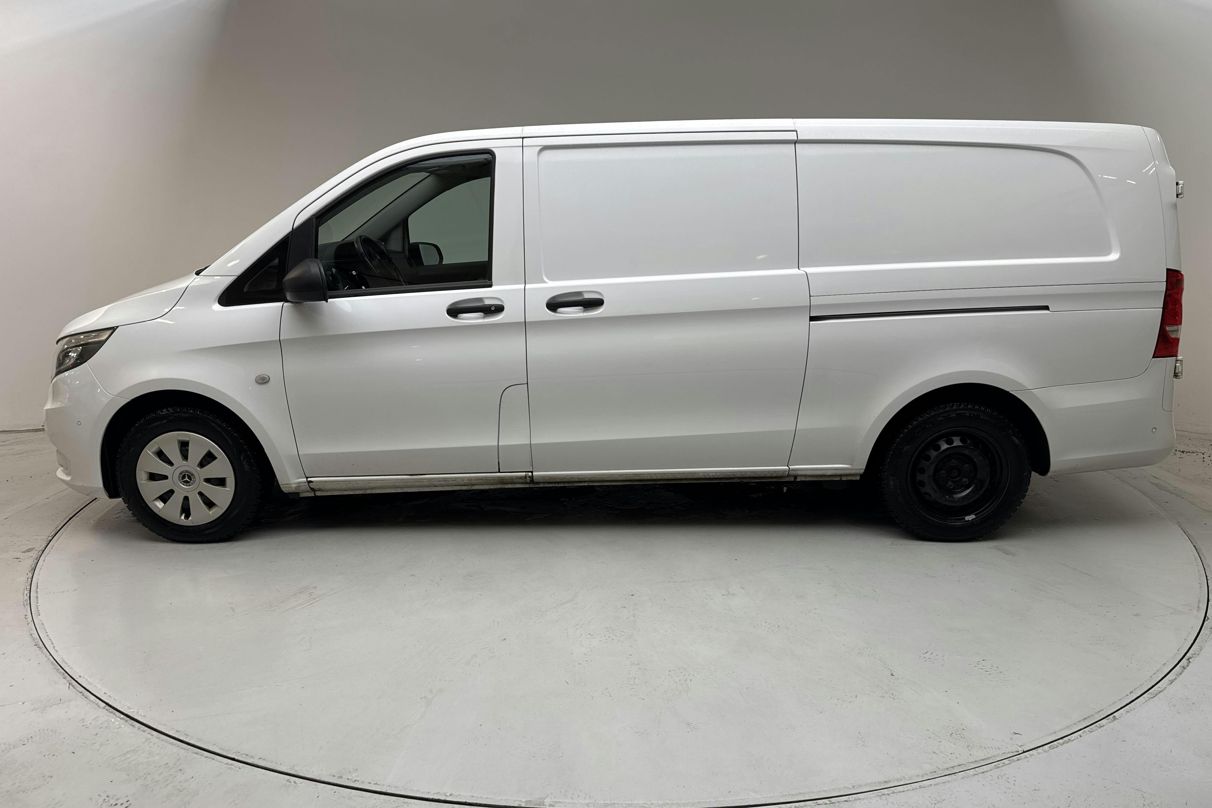 Presentation photo 2 of 12: Mercedes Vito 116 CDI W640 (163hk) - 237 480 km - Automatic - white - 2022