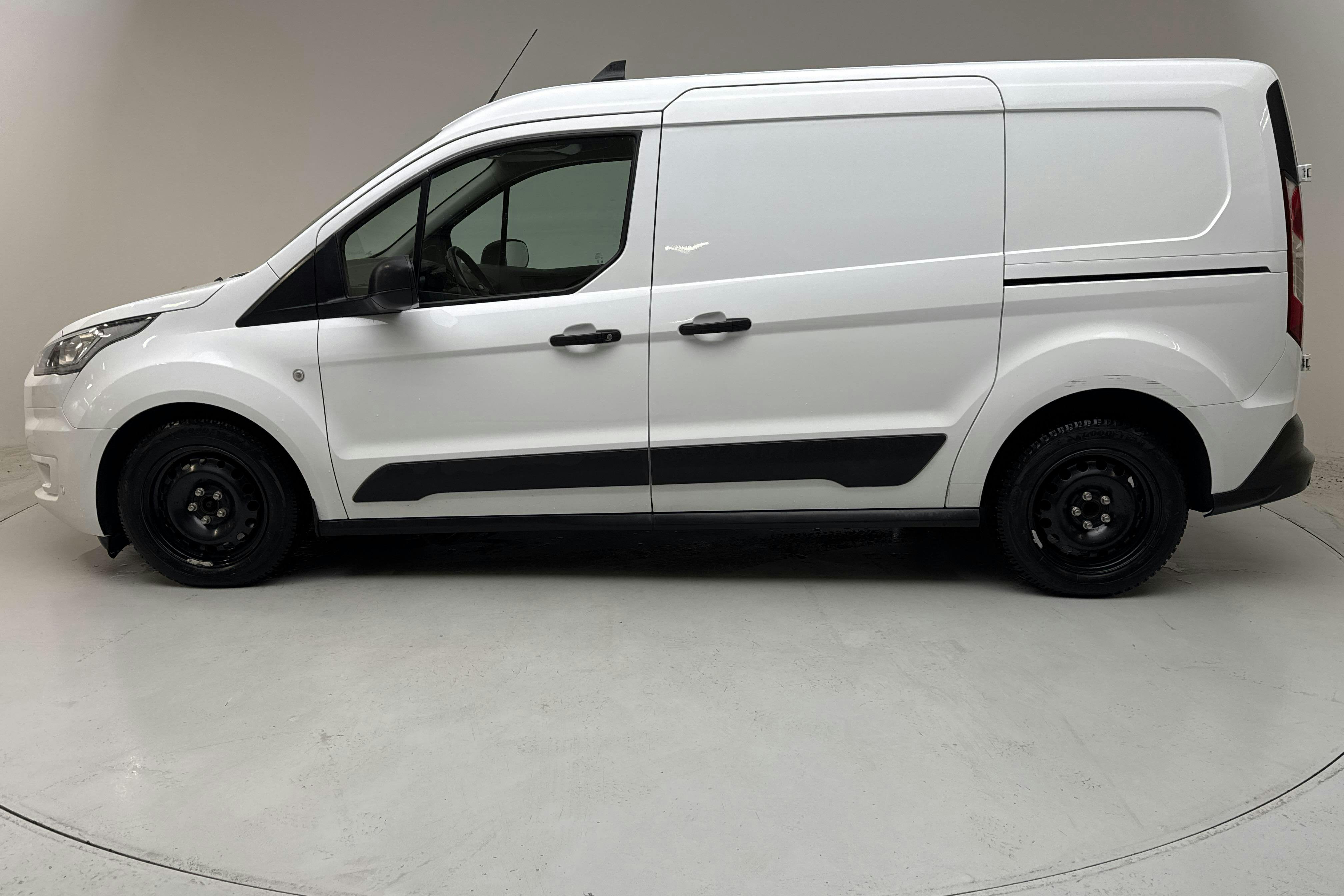Presentationsfoto 2 av 13: Ford Transit Connect 1.5 TDCi (120hk) - 22 221 mil - Automat - vit - 2022