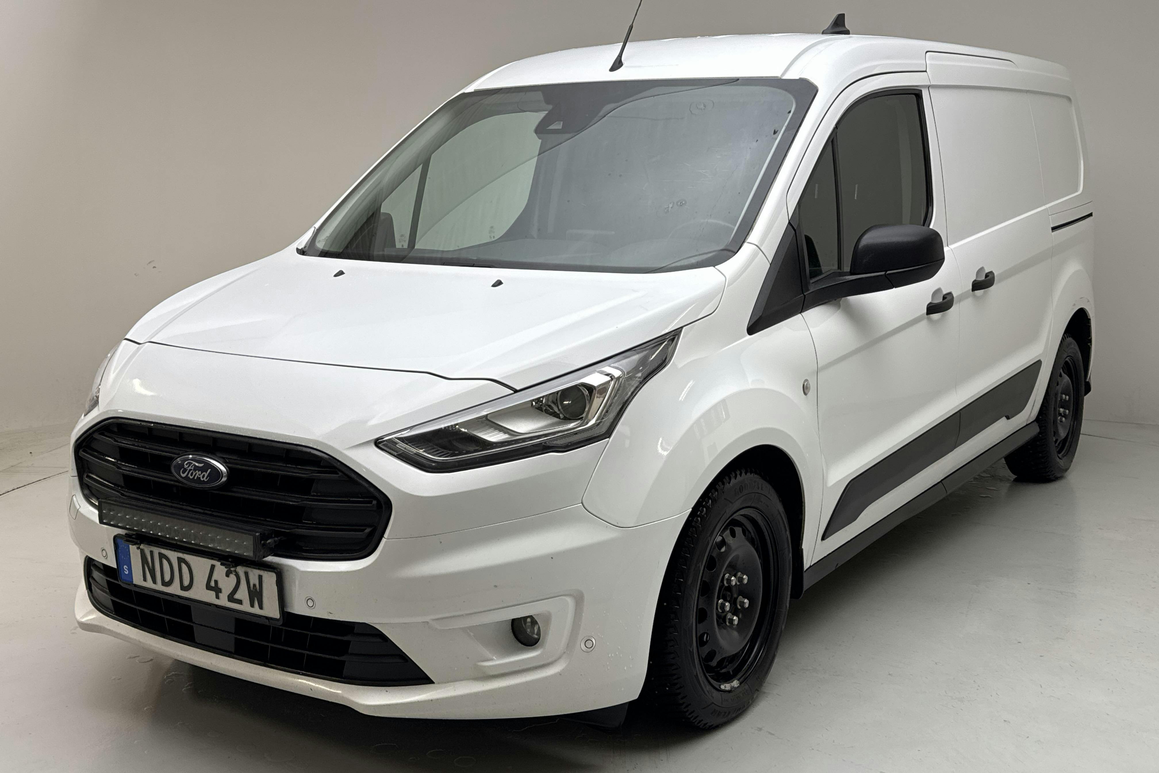 Presentationsfoto 1 av 13: Ford Transit Connect 1.5 TDCi (120hk) - 22 221 mil - Automat - vit - 2022