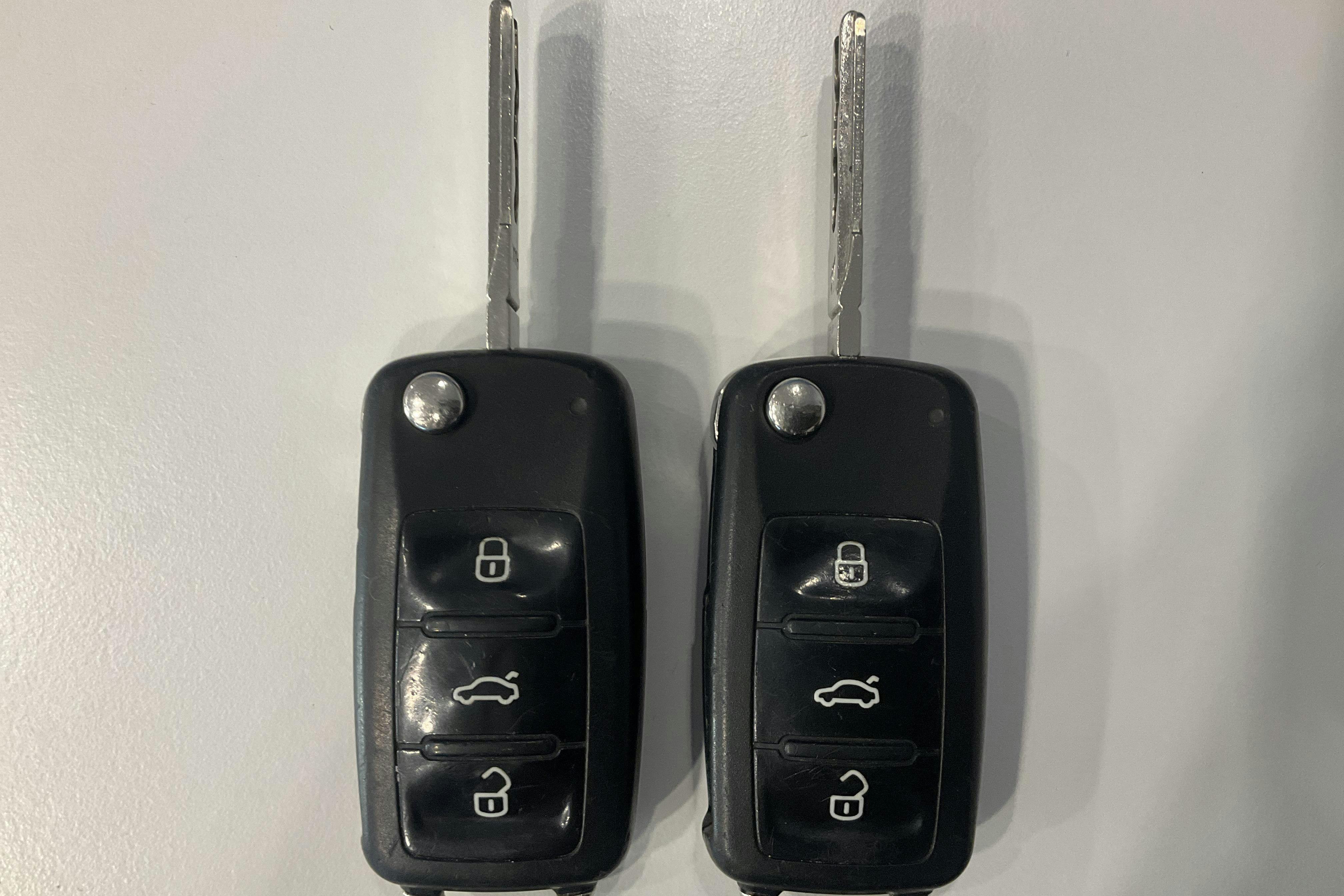 Zdjęcie prezentacyjne 12 z 12: VW Golf VI 1.6 TDI BlueMotion Technology Variant (105hk) - 270 920 km - Manualna - czerwony - 2013