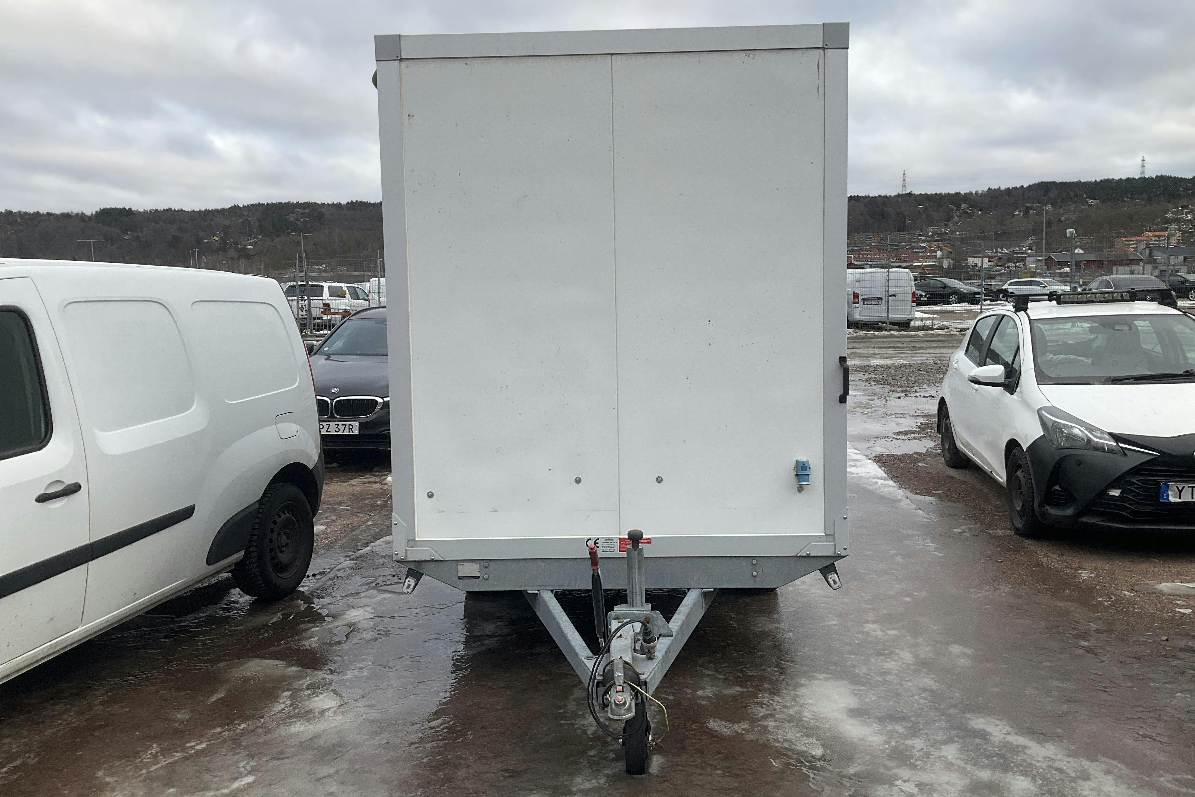 Presentationsfoto 2 av 12: HUMBAUR HKN 203017-18 Skåpsläpvagn Släpvagn - 0 km - grå - 2010