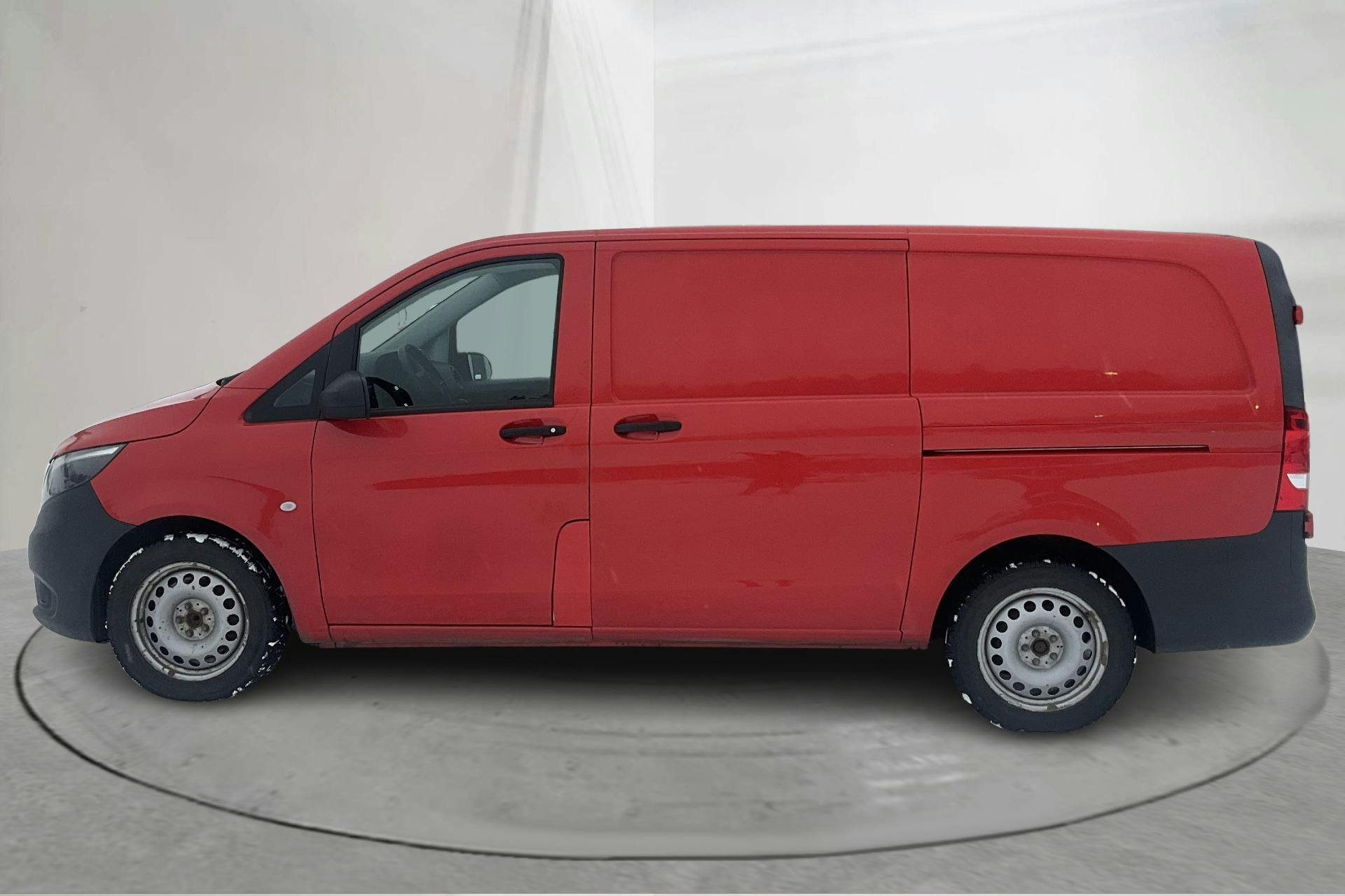 Presentationsfoto 2 av 13: Mercedes Vito 114 CDI W640 (136hk) - 9 163 mil - Manuell - röd - 2018