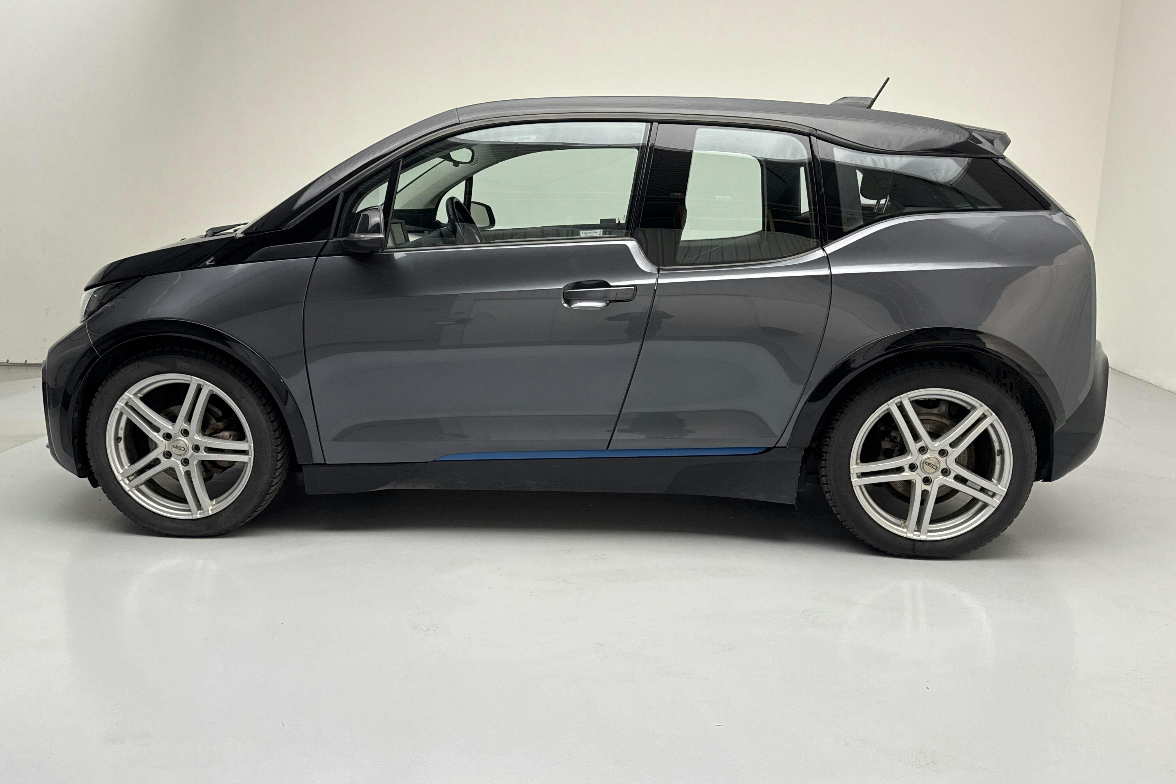Presentation photo 2 of 16: BMW i3s 94Ah, I01 (184hk) - 71 230 km - Automatic - gray - 2018
