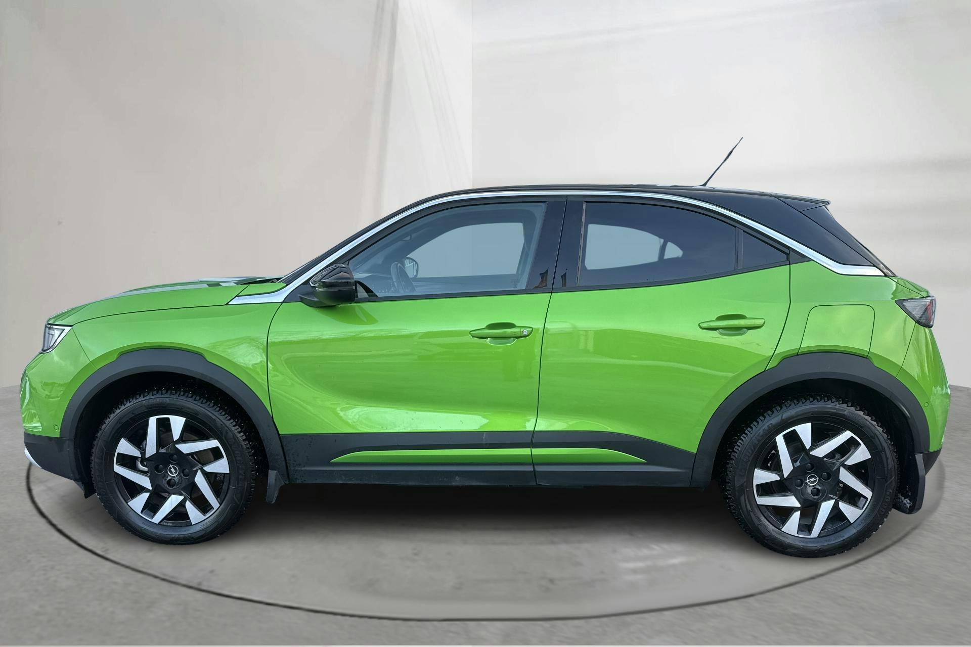 Presentationsfoto 2 av 17: Opel Mokka-e (136hk) - 1 820 mil - Automat - grön - 2022