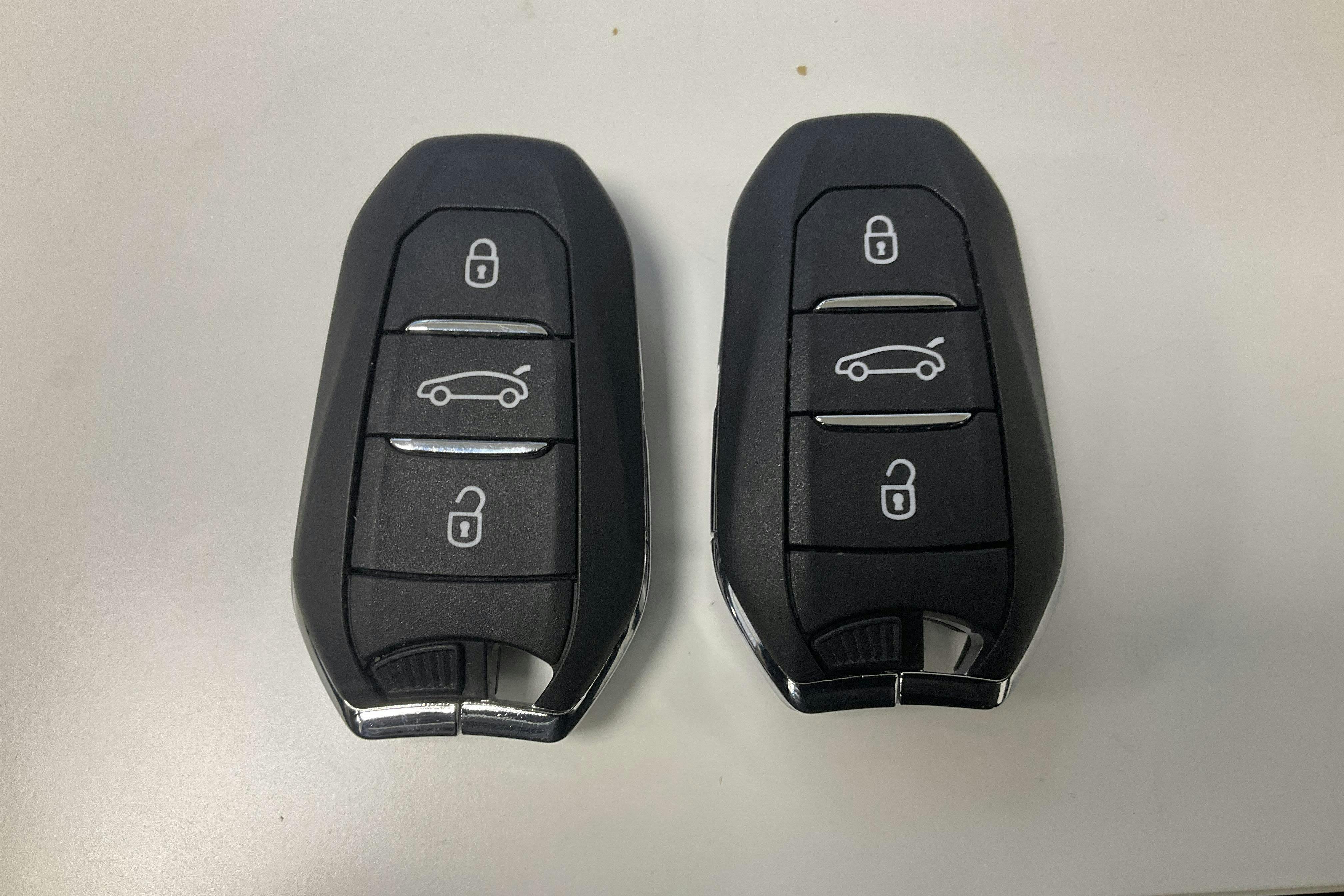 Presentationsfoto 17 av 17: Opel Mokka-e (136hk) - 1 820 mil - Automat - grön - 2022